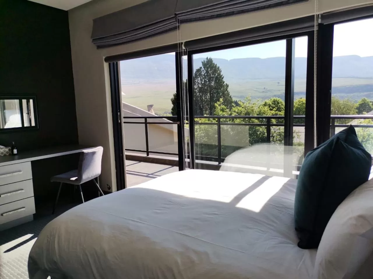 Property building, Bed in The Raz