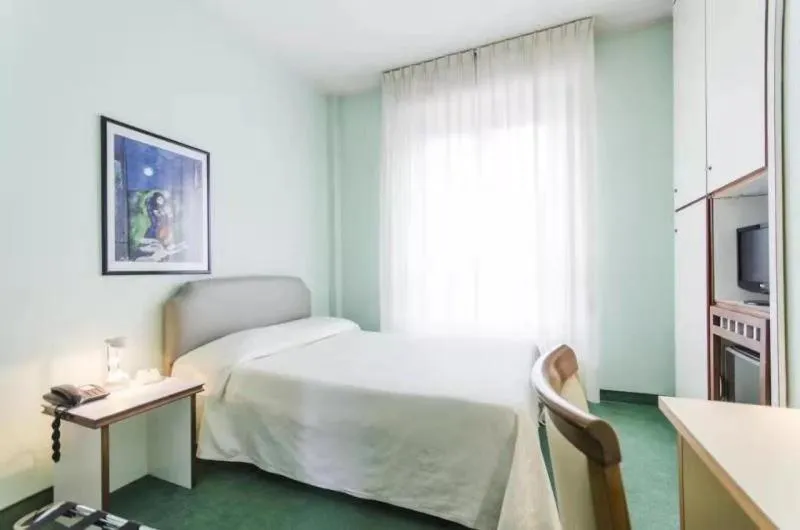 Photo of the whole room, Bed in Hotel Molise 2