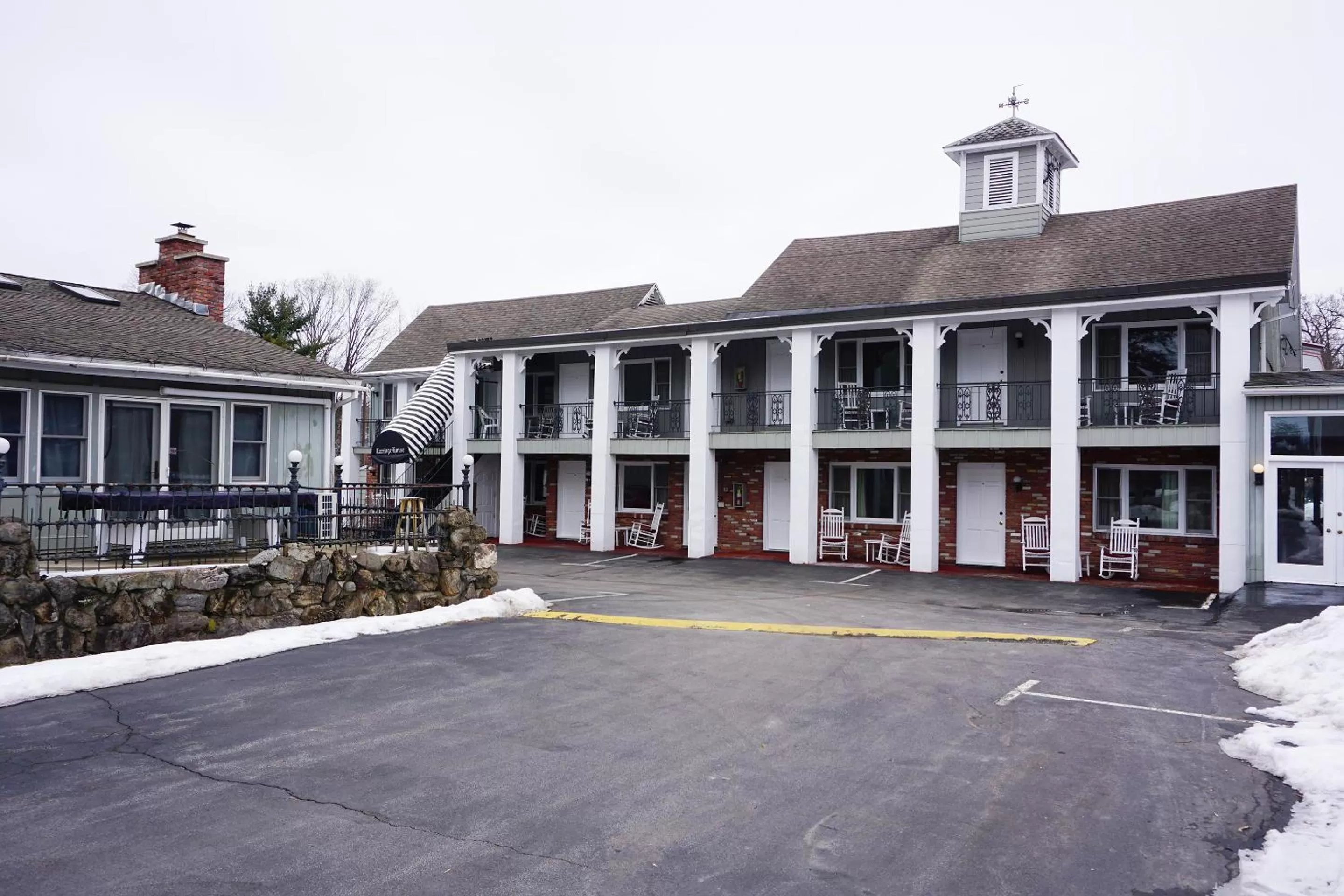 Property building in Stay Saratoga