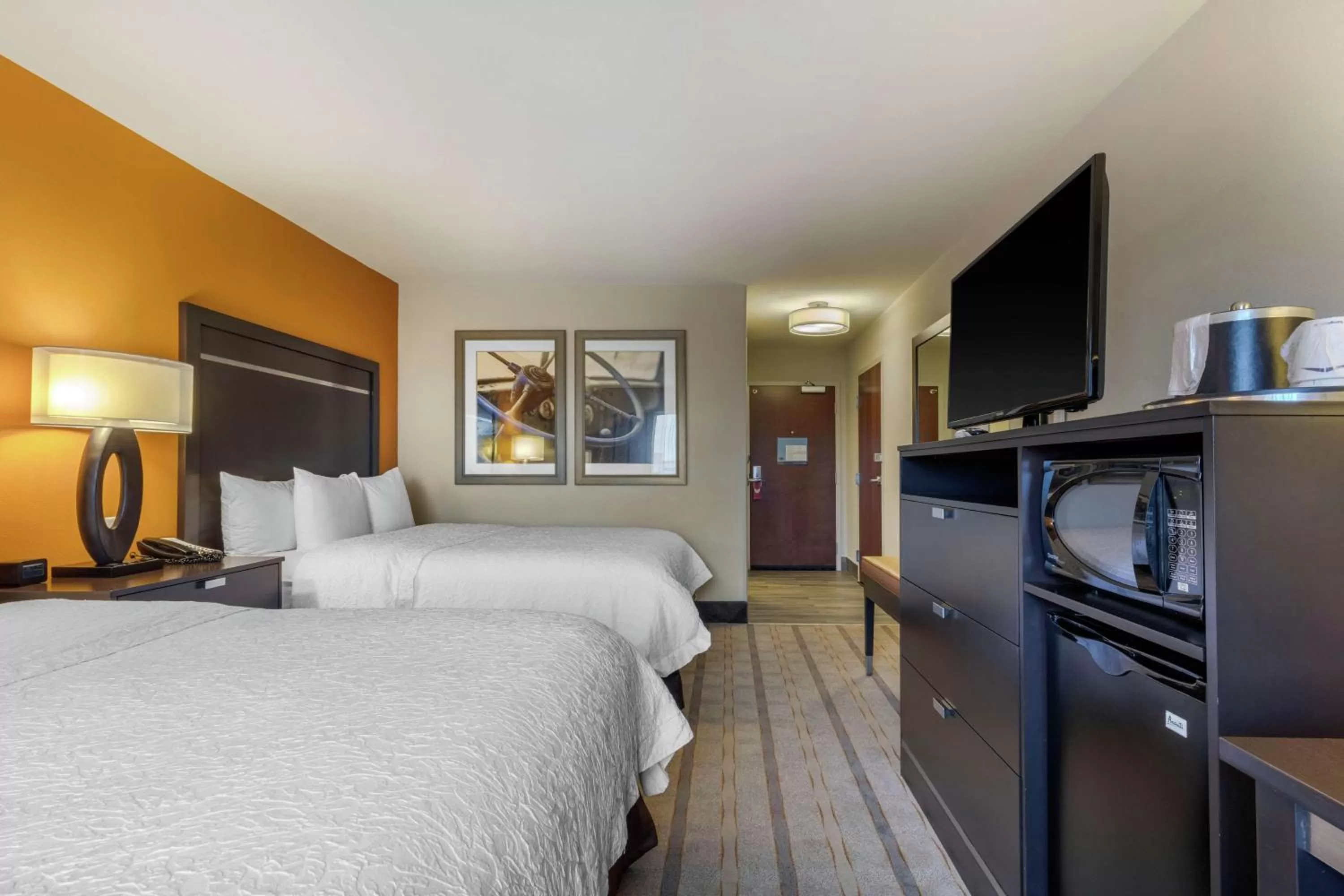 Bedroom, Bed in Hampton Inn and Suites Columbus, MS