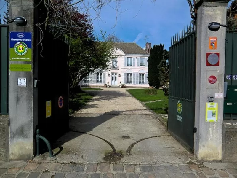 Facade/entrance in Clos Saint Nicolas