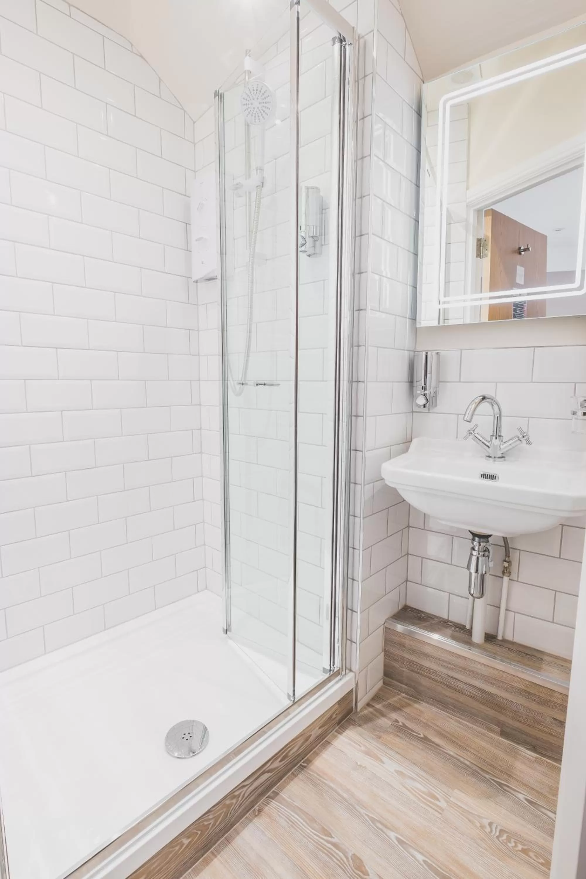 Bathroom in Kings Arms