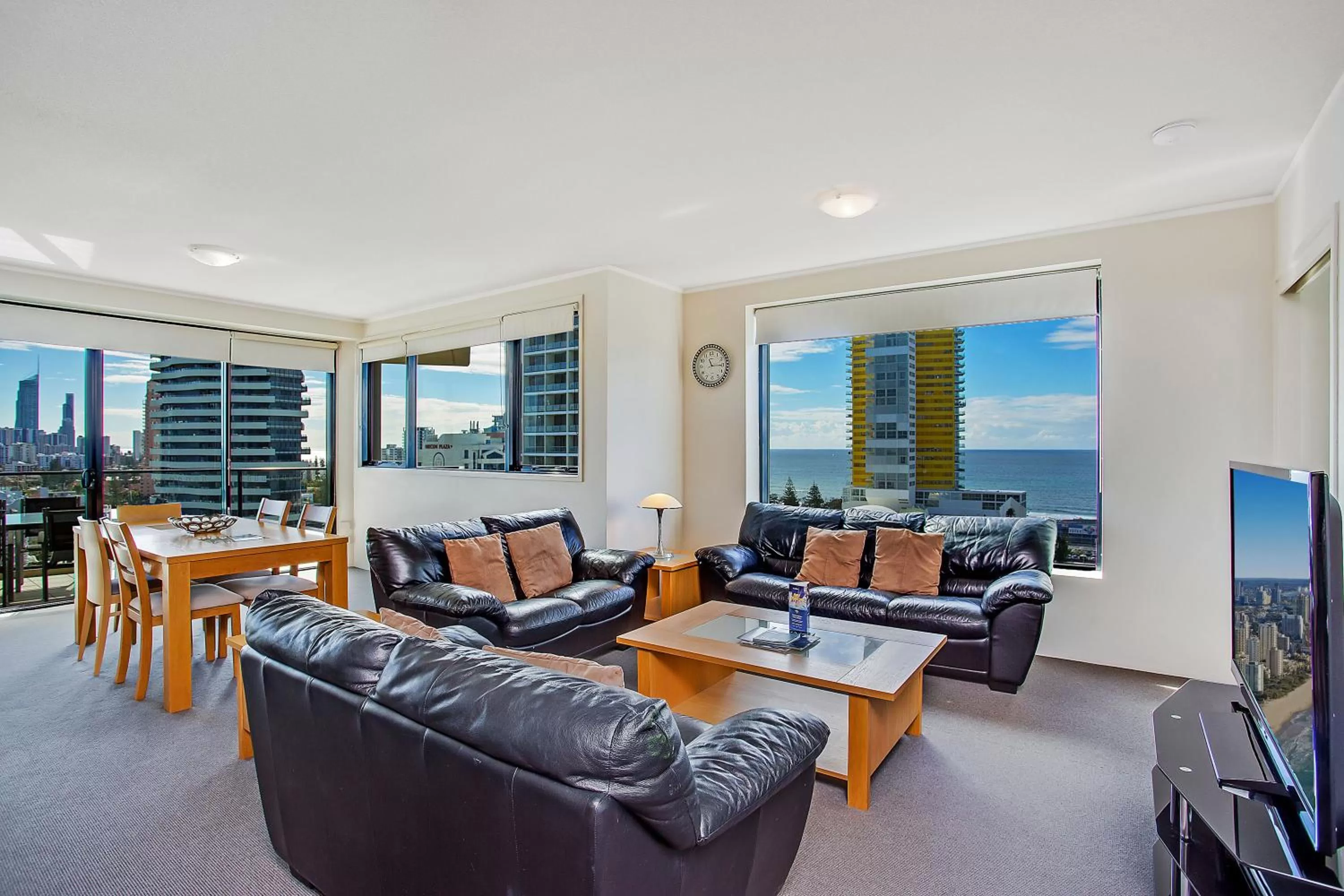 Living room in Mantra Broadbeach on the Park
