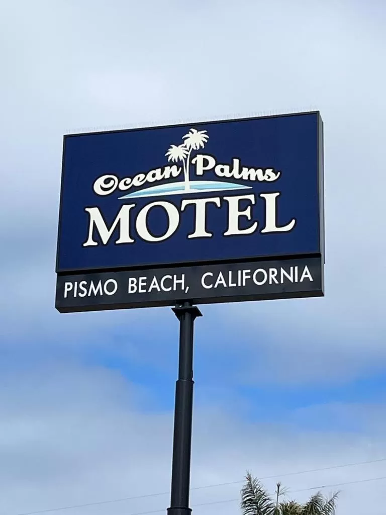 Property building in Ocean Palms Motel