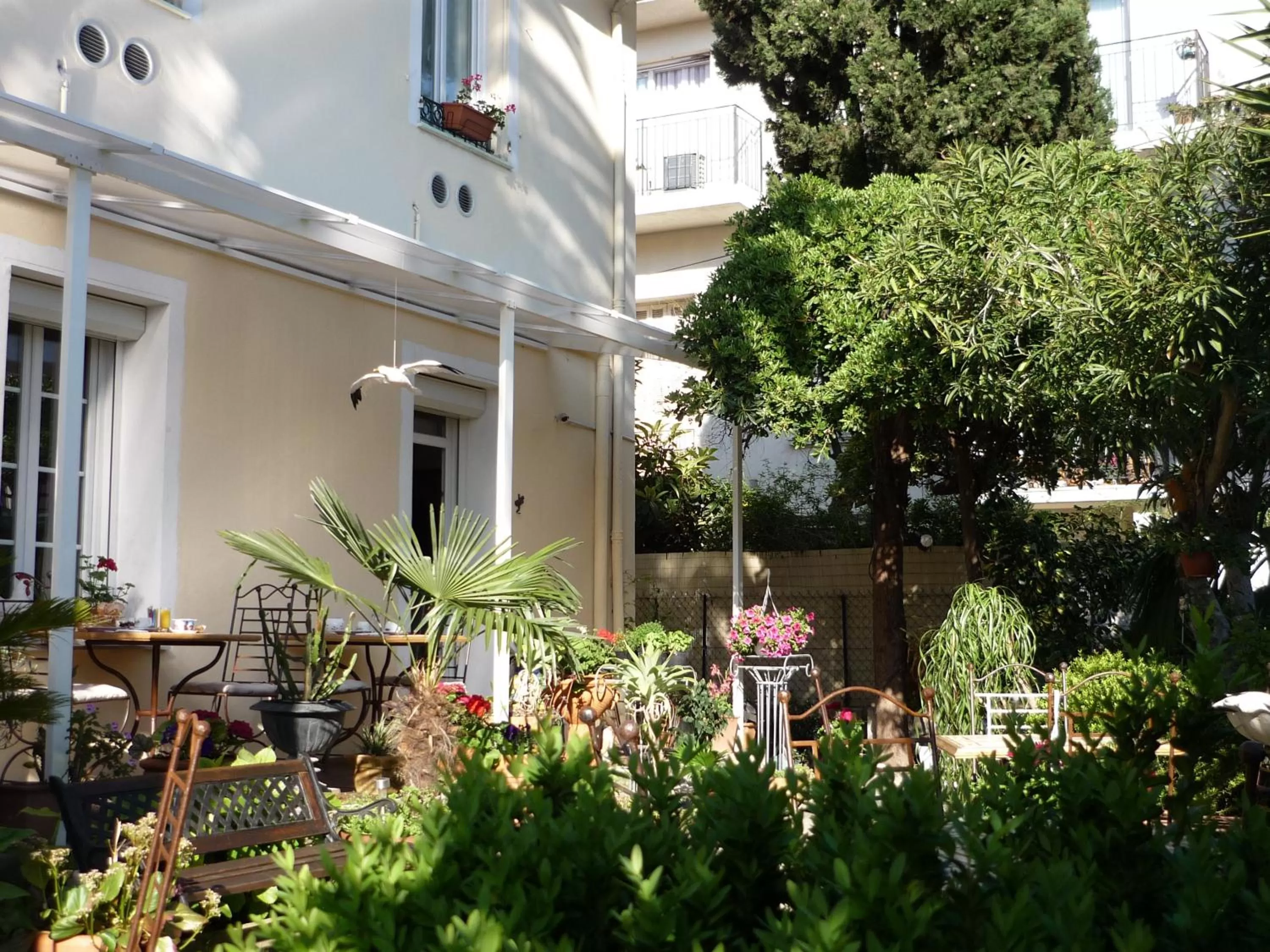 Facade/entrance in Logis Hôtel Villa Victorine