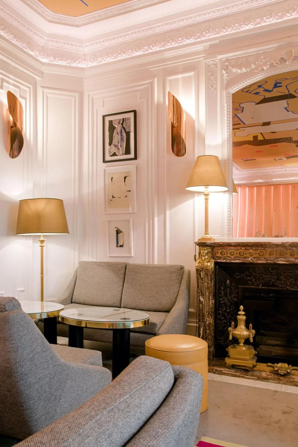 Living room in Hôtel Vernet Champs Elysées Paris