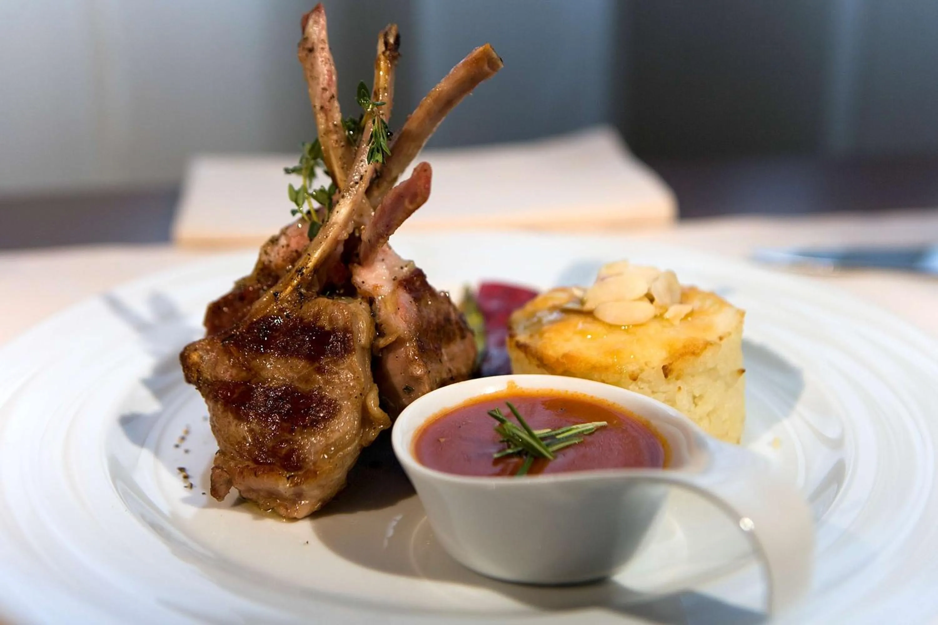 Restaurant/places to eat in Hilton Garden Inn Kutahya