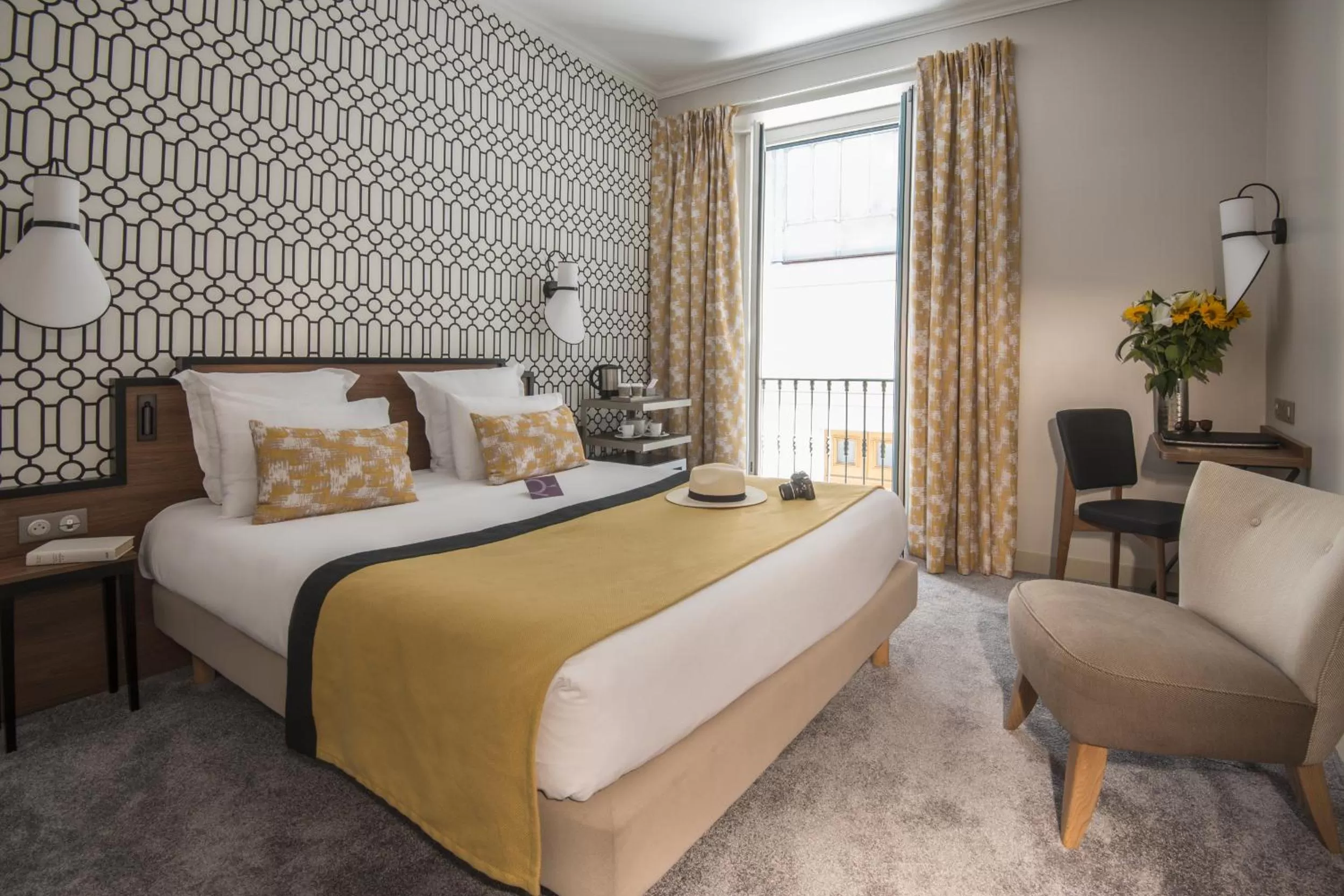 Photo of the whole room, Bed in Mercure Nice Marché Aux Fleurs