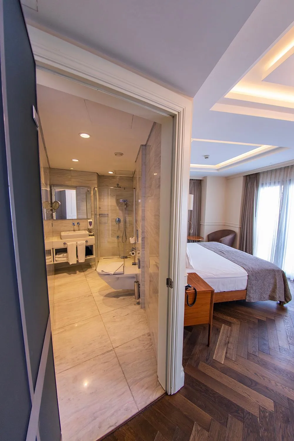 Shower, Bed in Hotel Morione & Spa Center