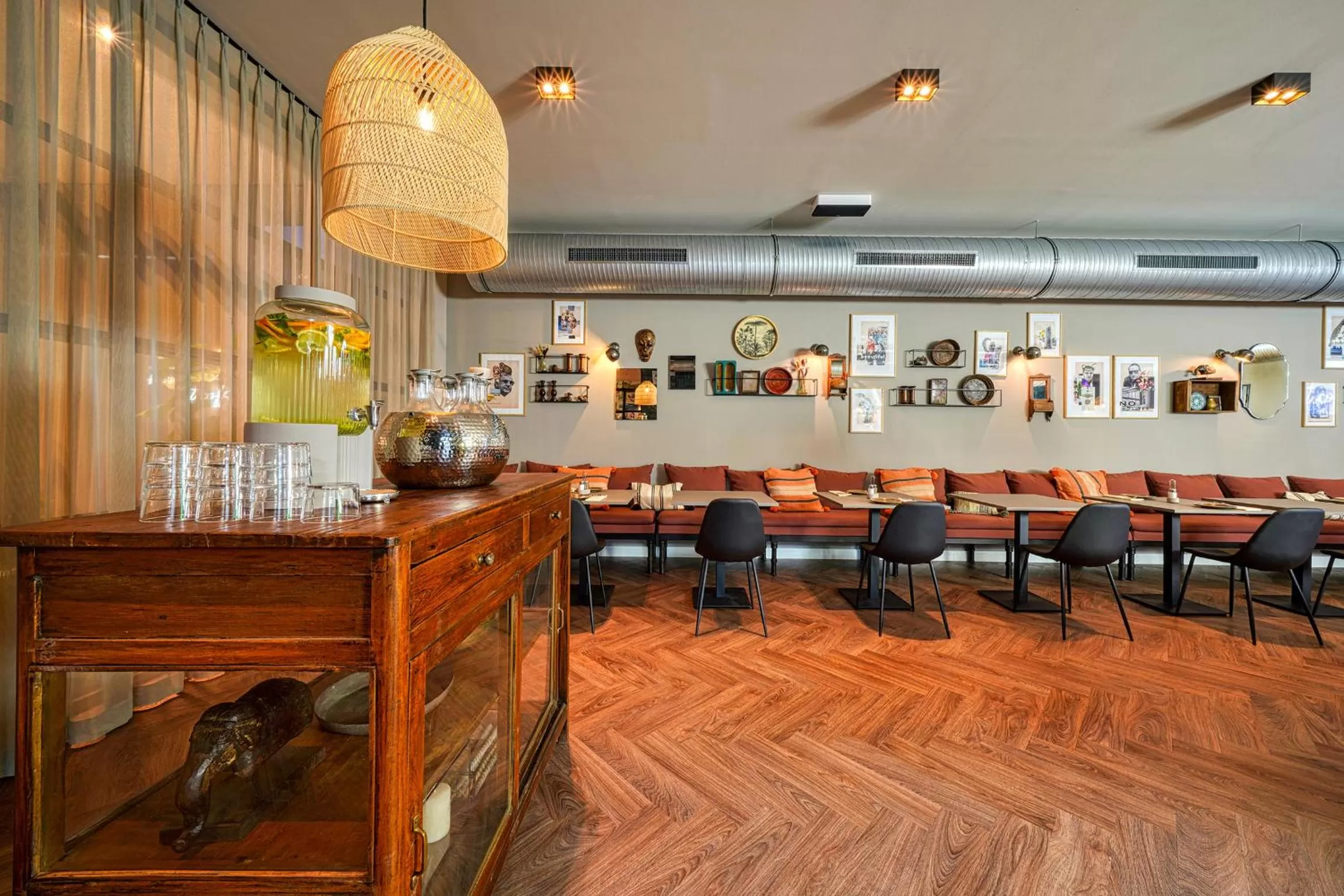 Restaurant/places to eat in NYCE Hotel Bonn