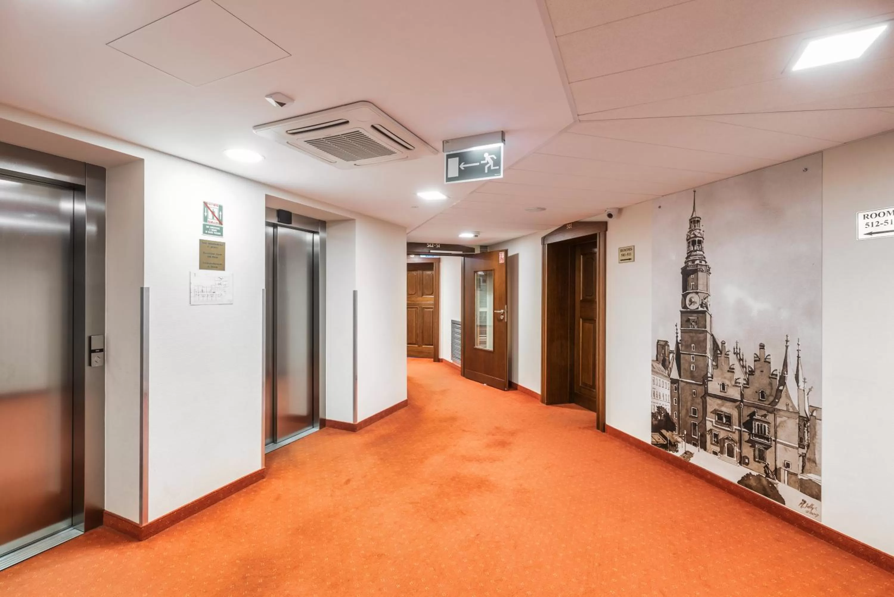 elevator in Hotel Piast Wrocław Centrum