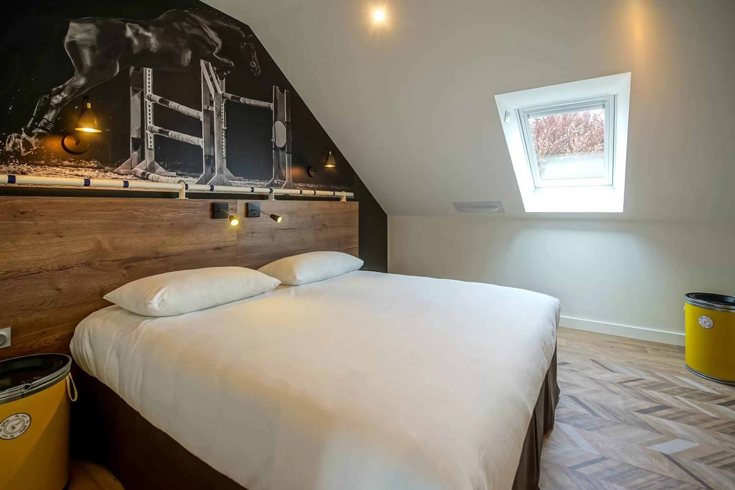 Photo of the whole room, Bed in ibis Styles Saumur Gare Centre