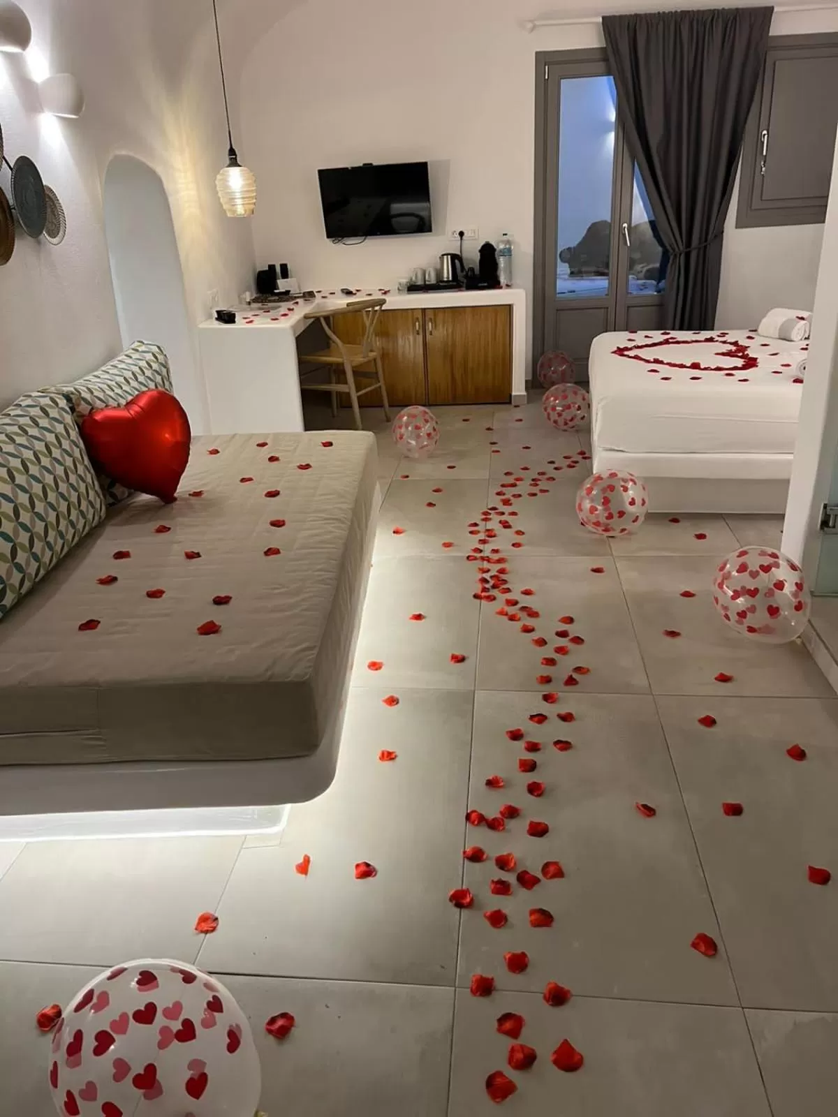 Decorative detail in Eternity Suites Santorini