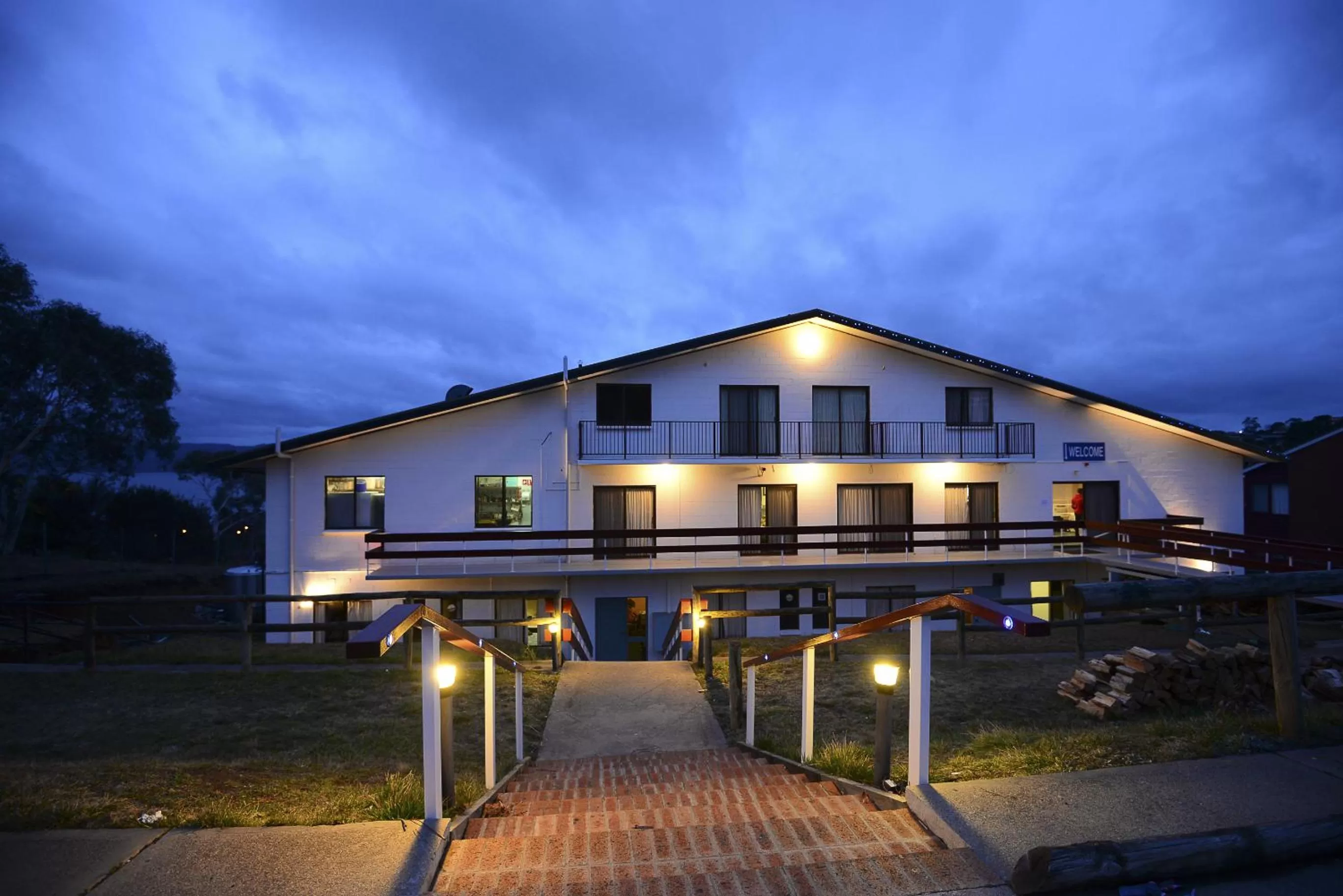 Facade/entrance in Alpine Resort Motel