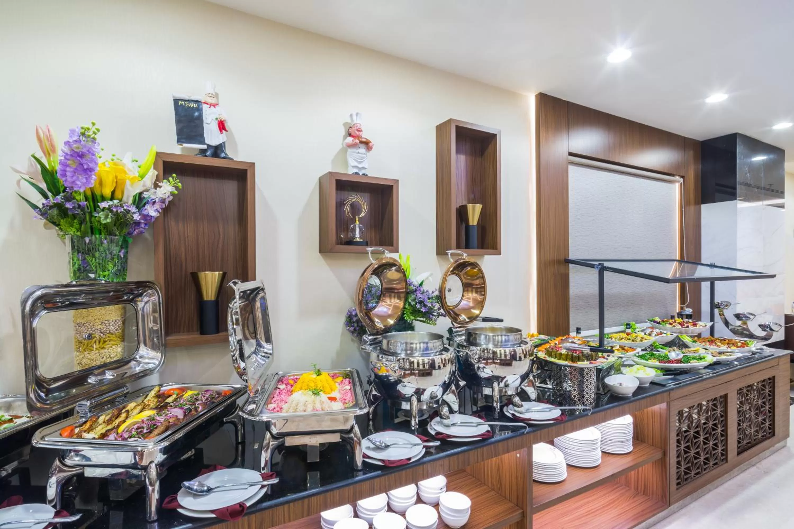 Restaurant/places to eat in Al Malqa Elite Hotel