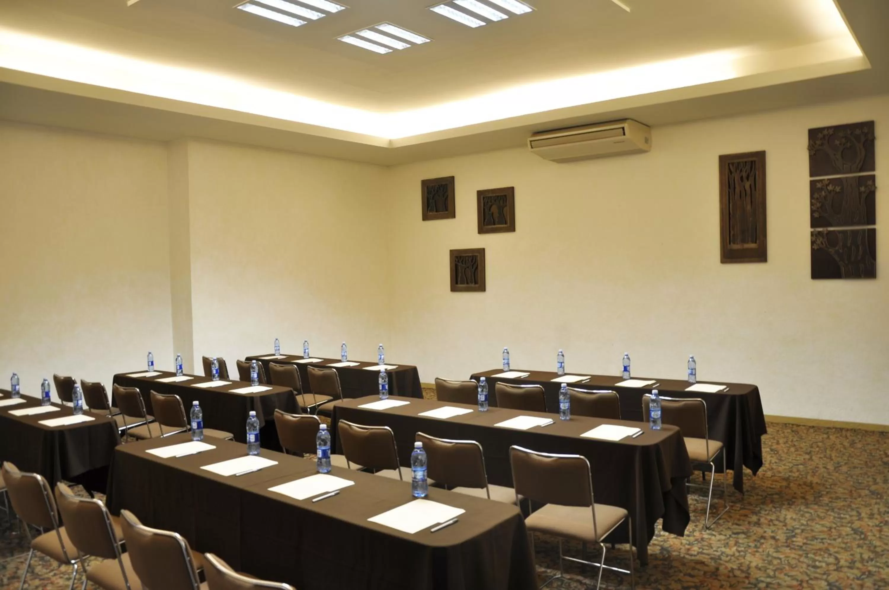 Banquet/Function facilities in Hotel Flamingo Inn