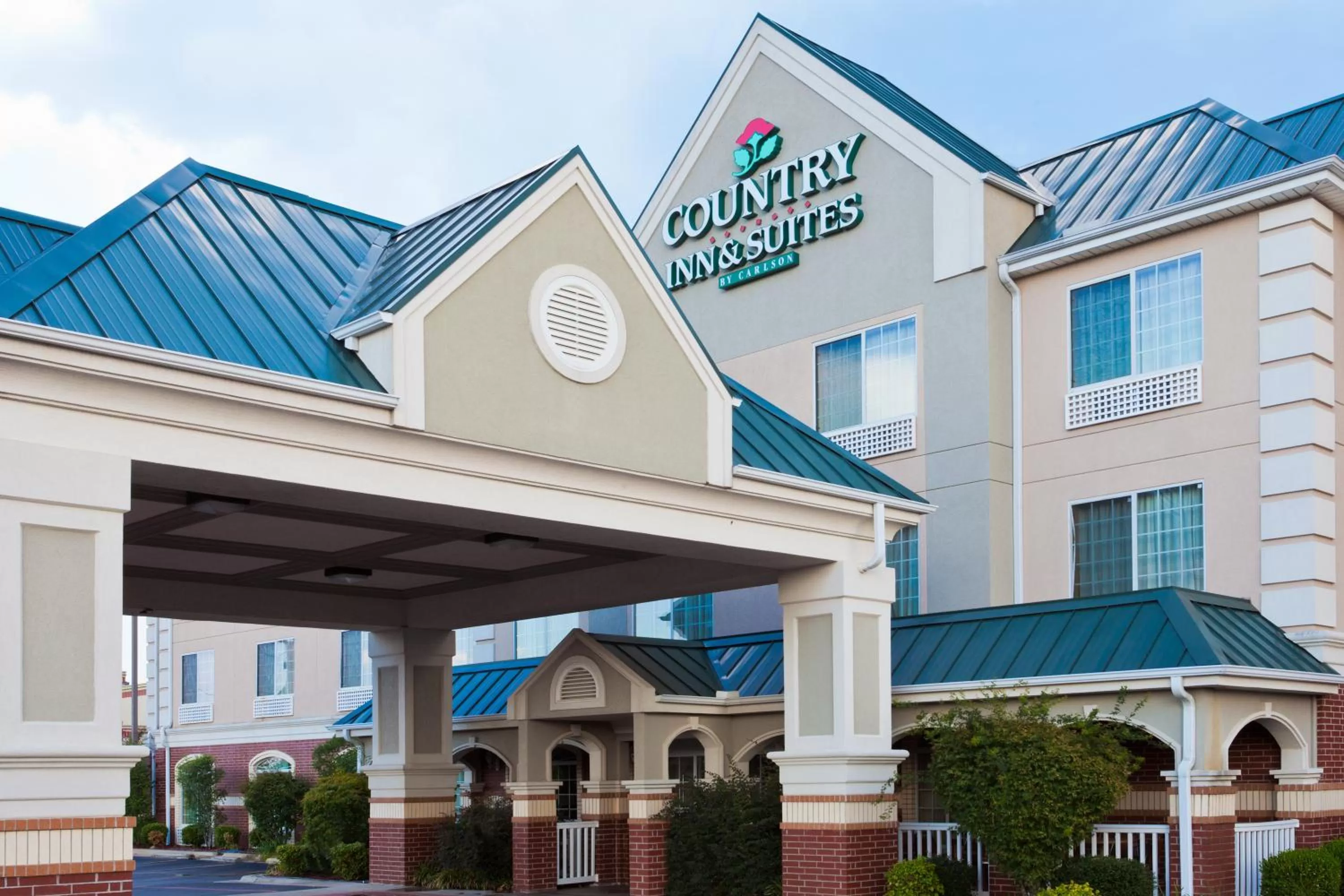 Facade/entrance in Country Inn & Suites by Radisson, Hot Springs, AR