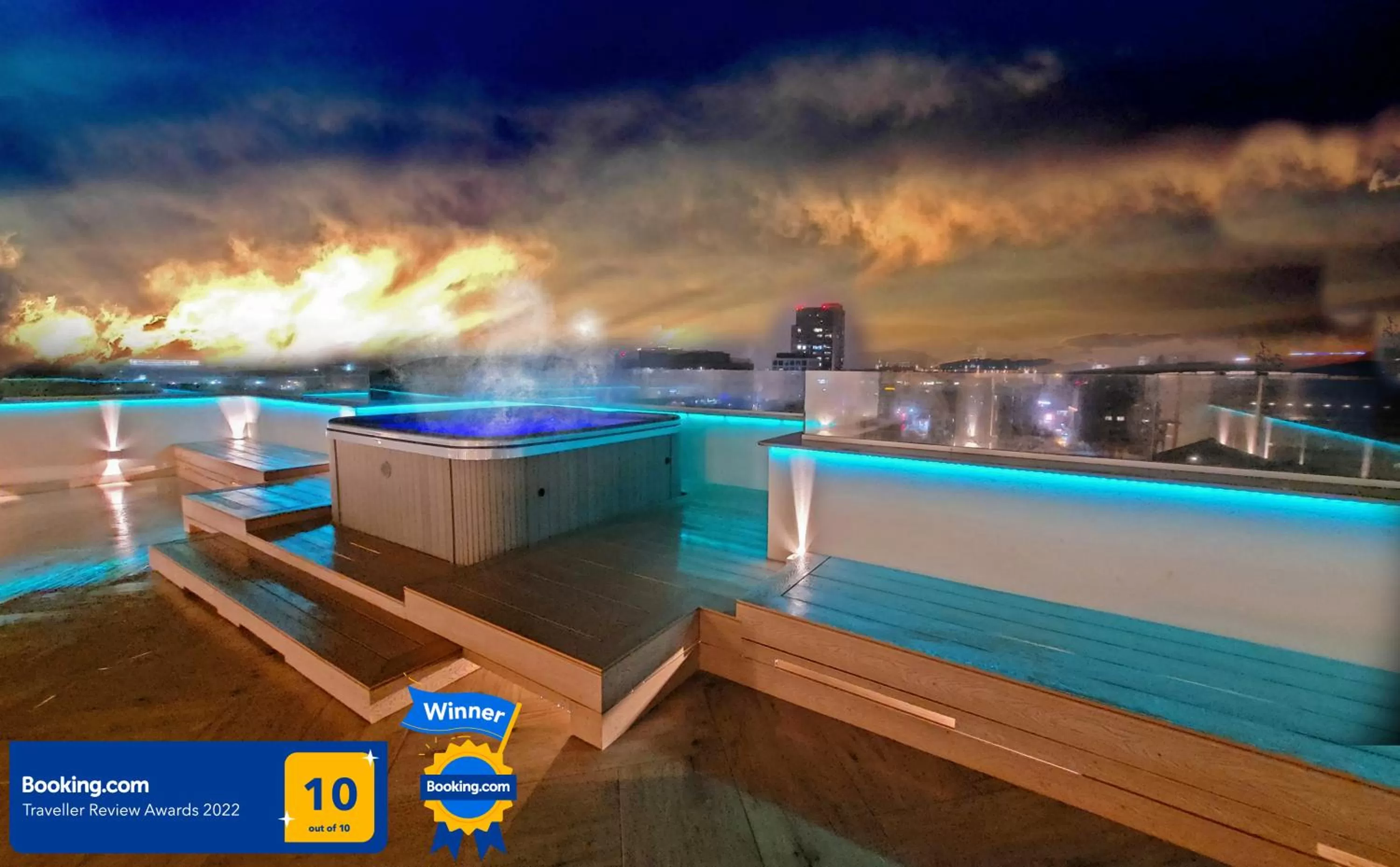 Hot Tub in Terrace Suites Iasi