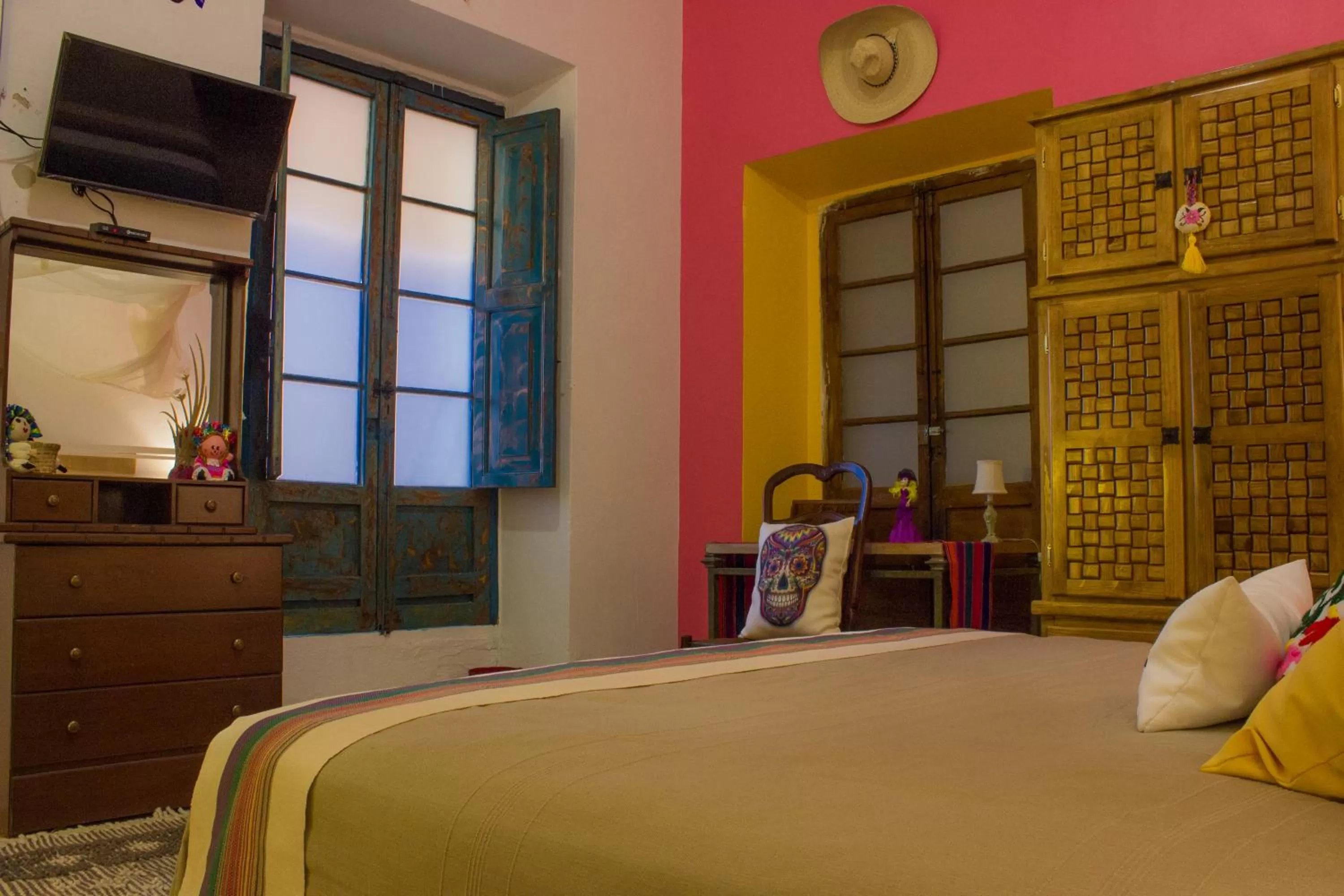 Photo of the whole room, Bed in Casona Tlaquepaque Temazcal & Spa