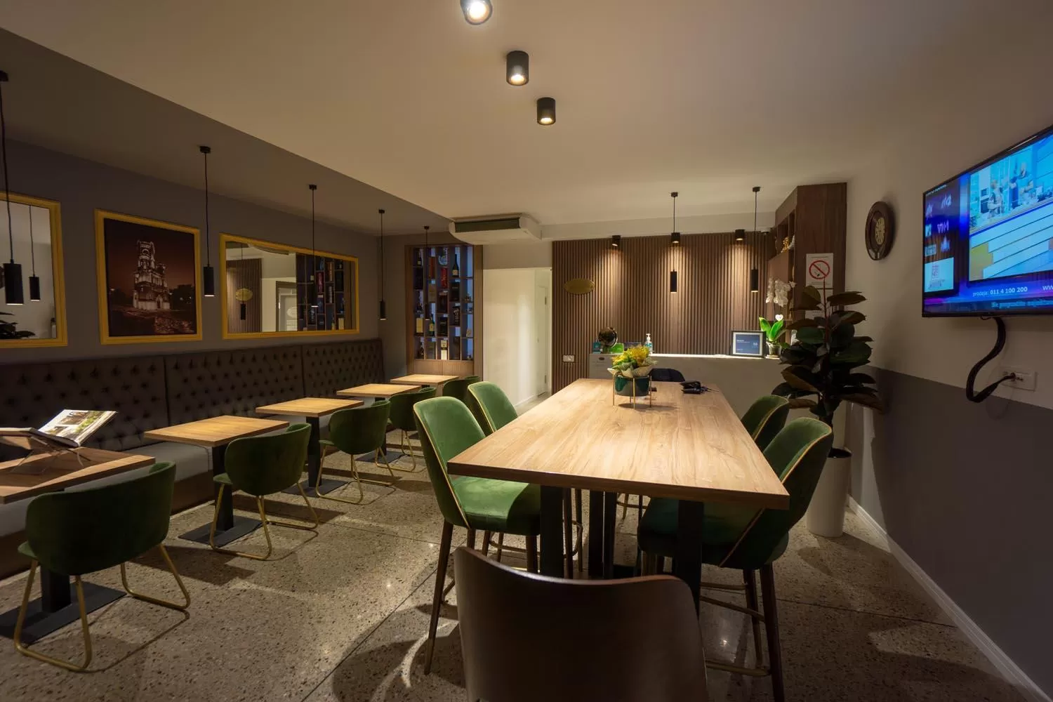 Lobby or reception in Hotel LoRa