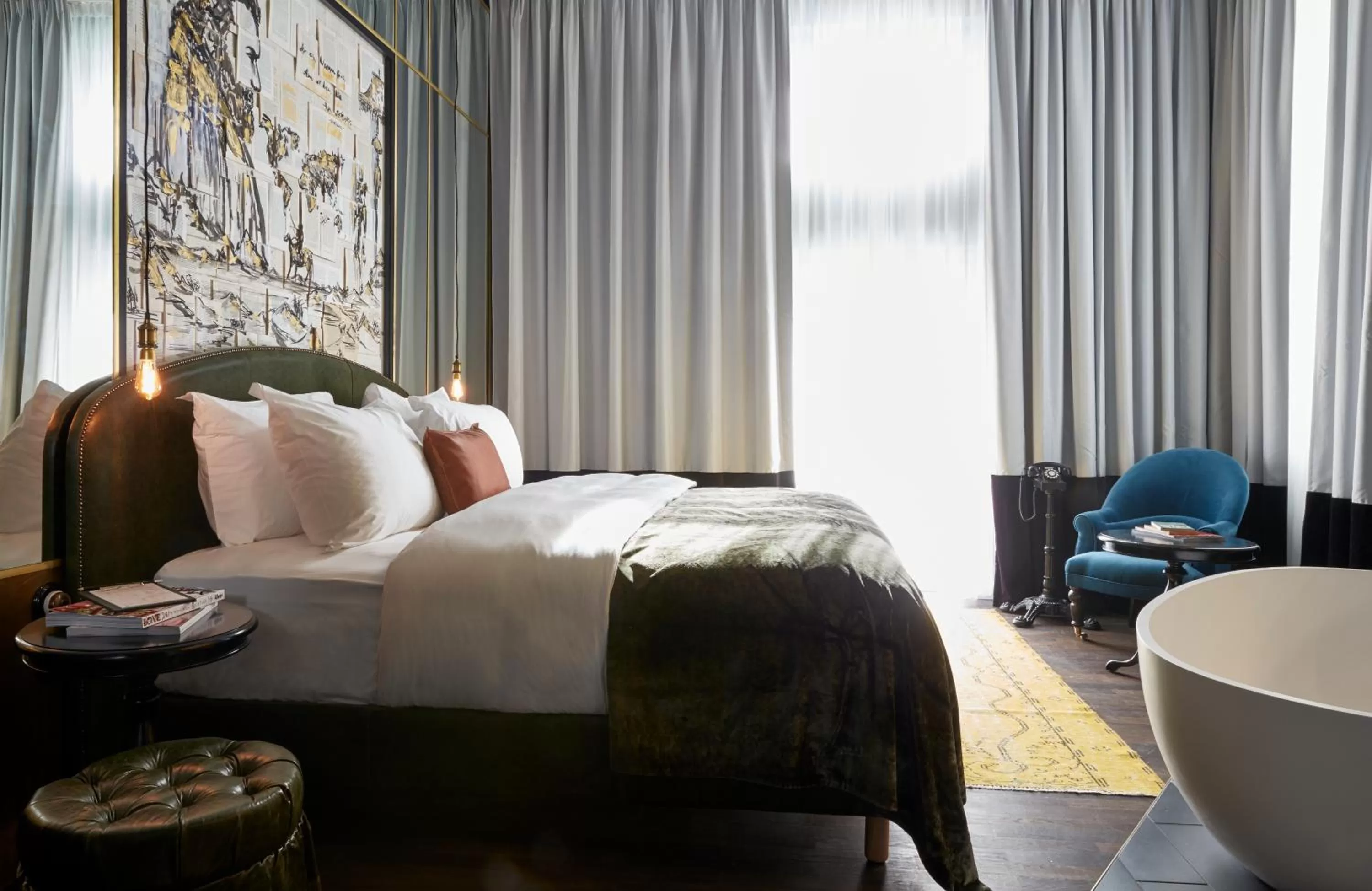 Photo of the whole room, Bed in Sir Savigny Hotel, part of Sircle Collection