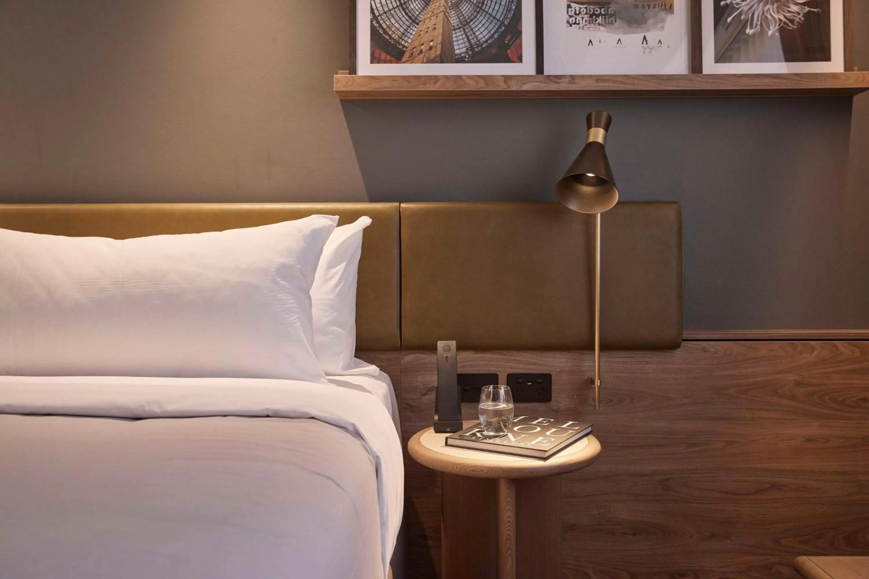 Bedroom in Rydges Melbourne