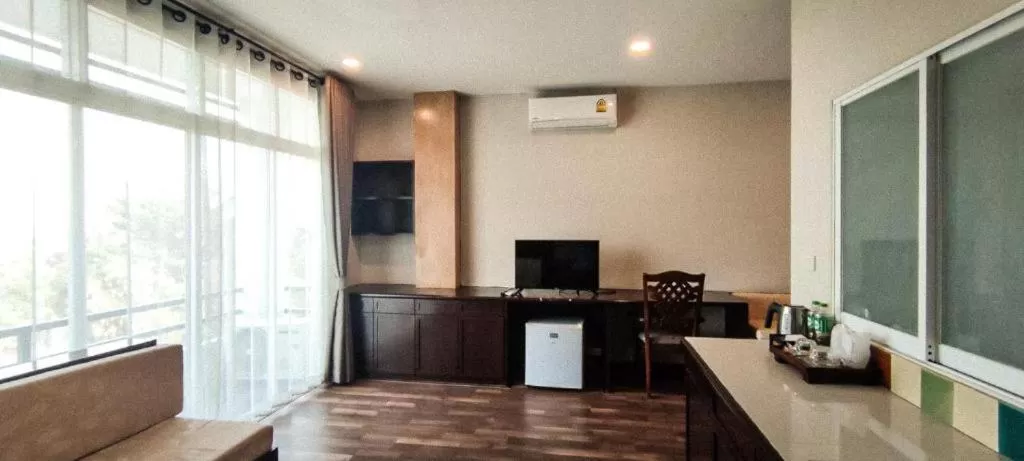 TV and multimedia in ANANTAYA CHIANGMAI BOUTIQUE HOTEL