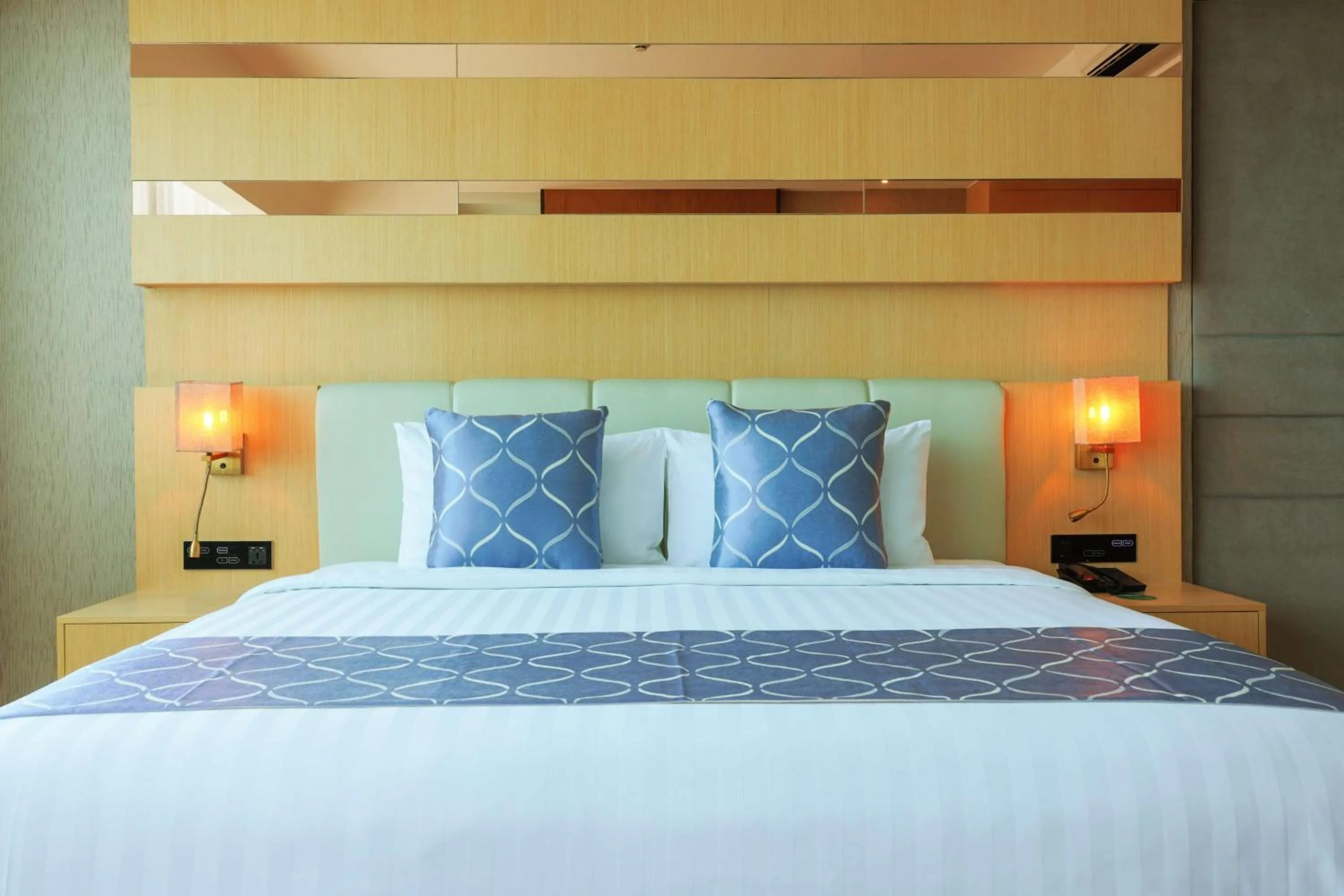 Bedroom, Bed in Best Western Plus Metro Clark