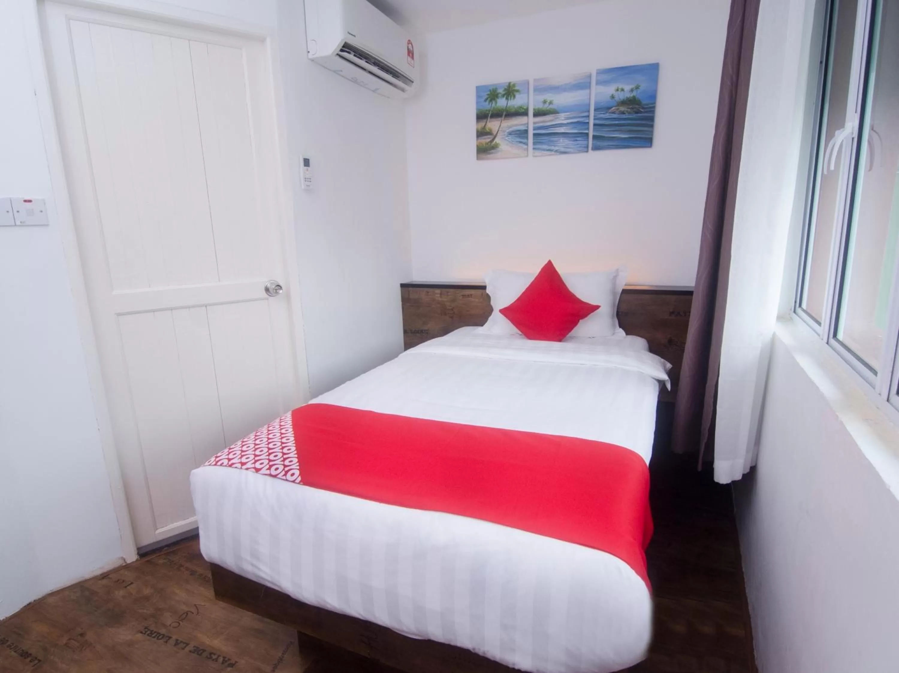 Bedroom, Bed in OYO 836 Mandurah Room & Cafe