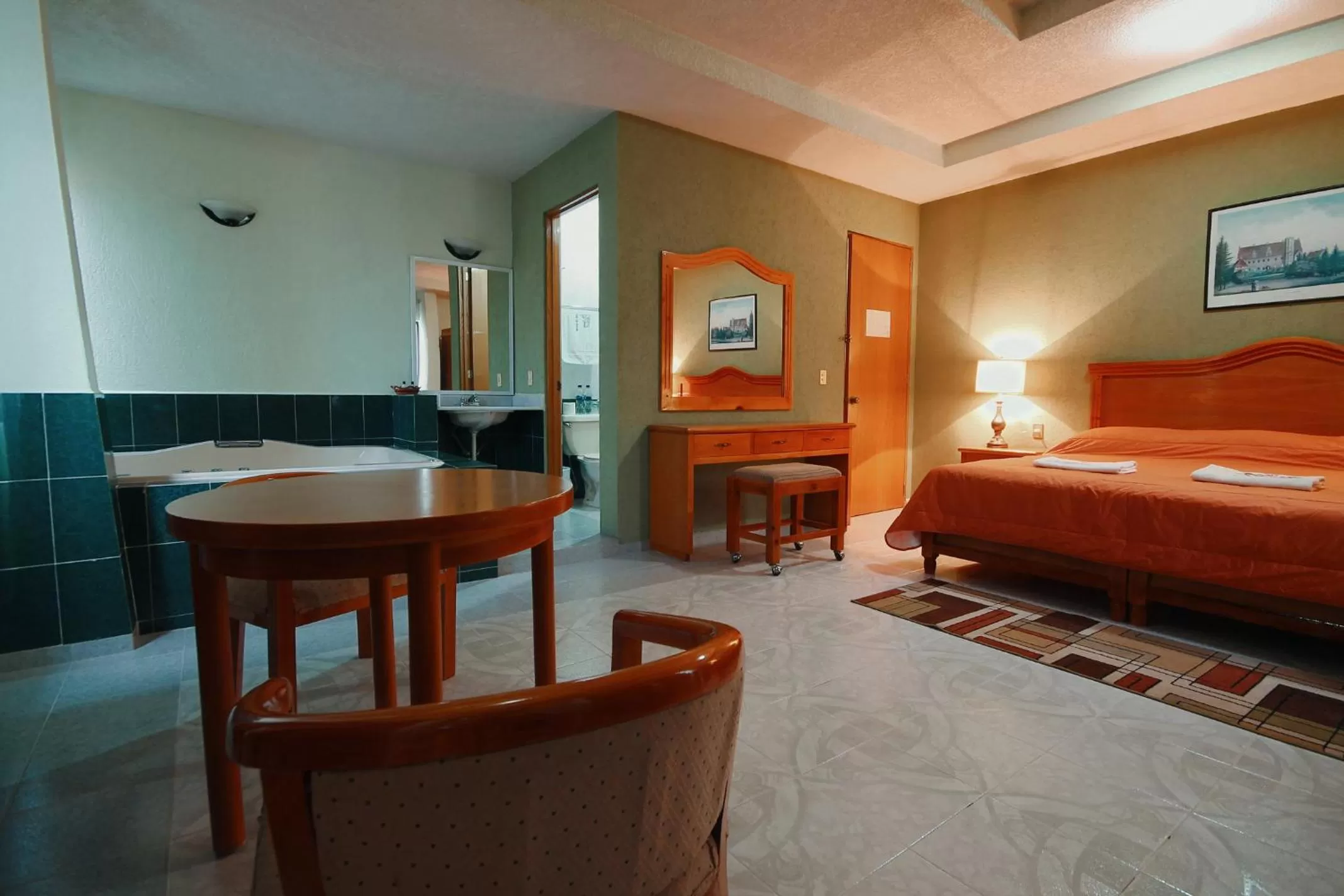 Bed in HOTEL EL CONQUISTADOR MONARCA.