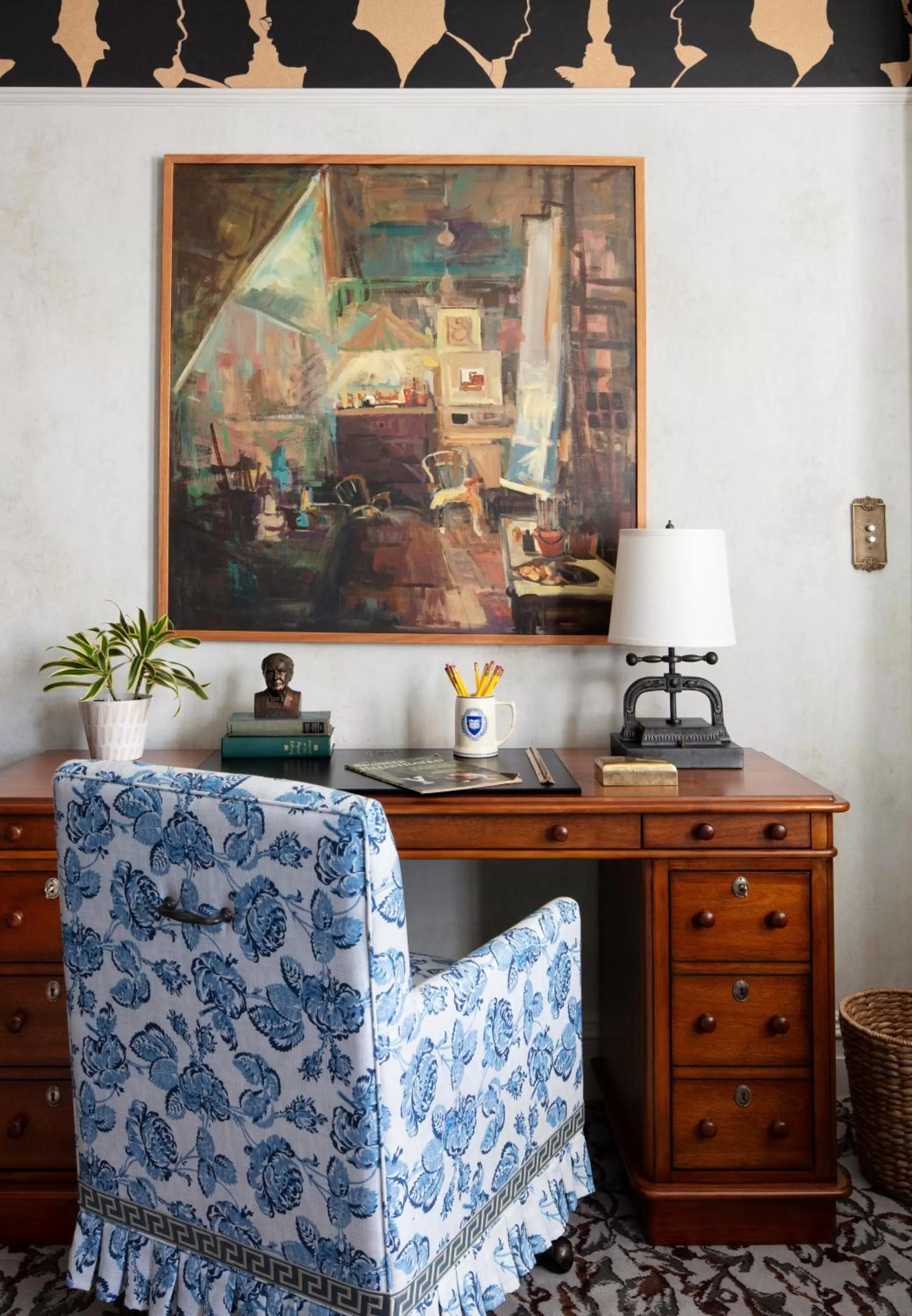 Seating area in Graduate by Hilton New Haven