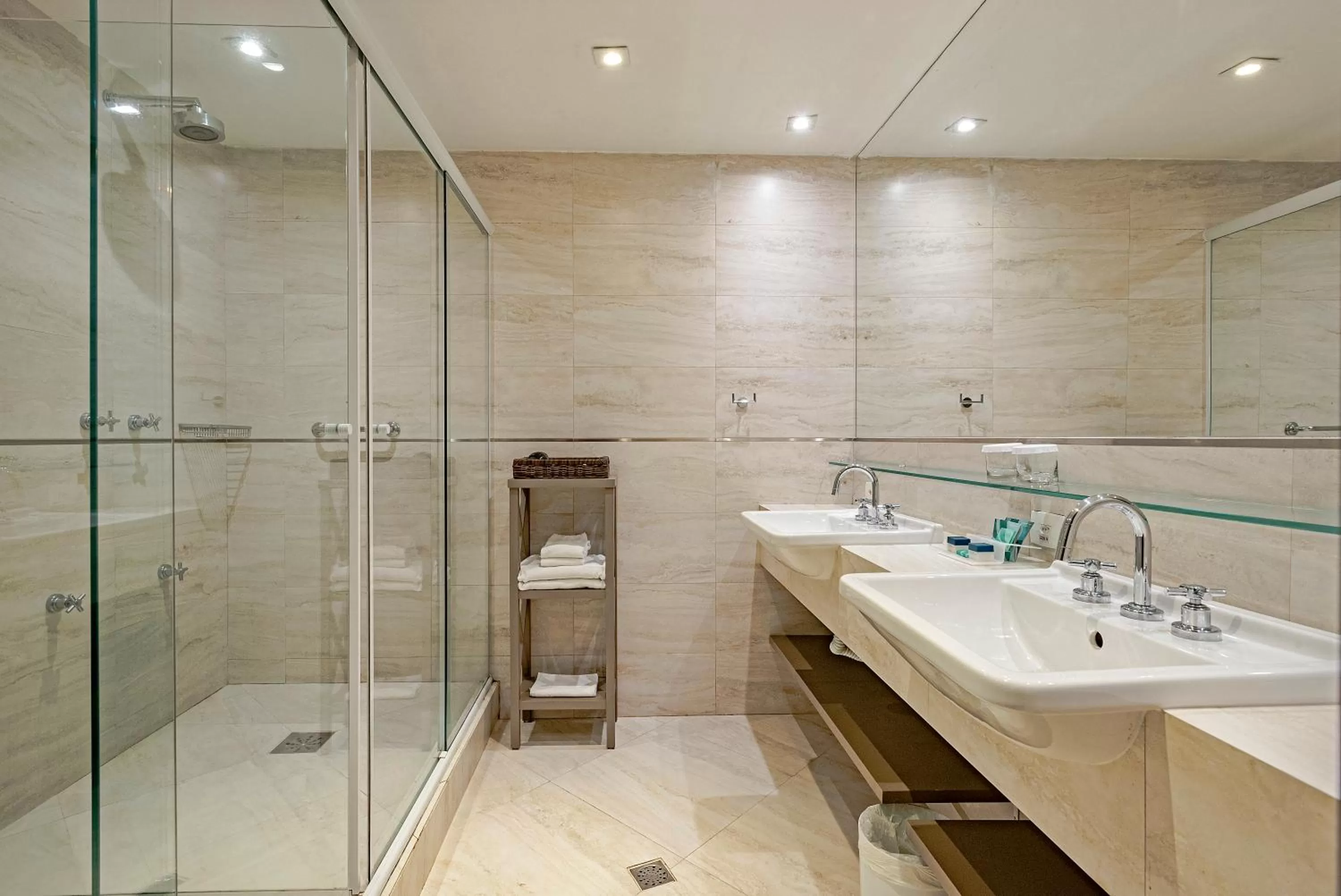 Bathroom in Slaviero Baia Norte Florianópolis