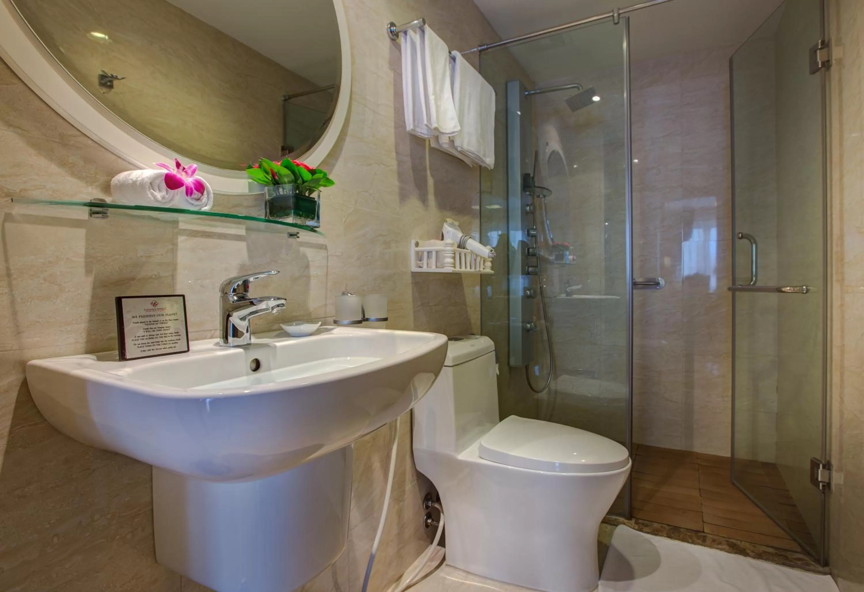 Shower in Eliana Ruby Hotel & Travel