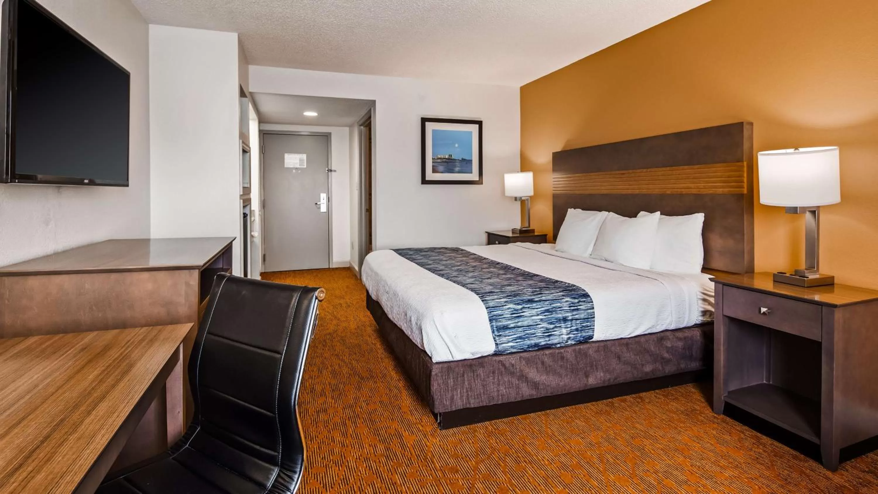 Queen Room with Roll-In Shower - Disability Access/Non-Smoking in Best Western Plus Cypress Creek