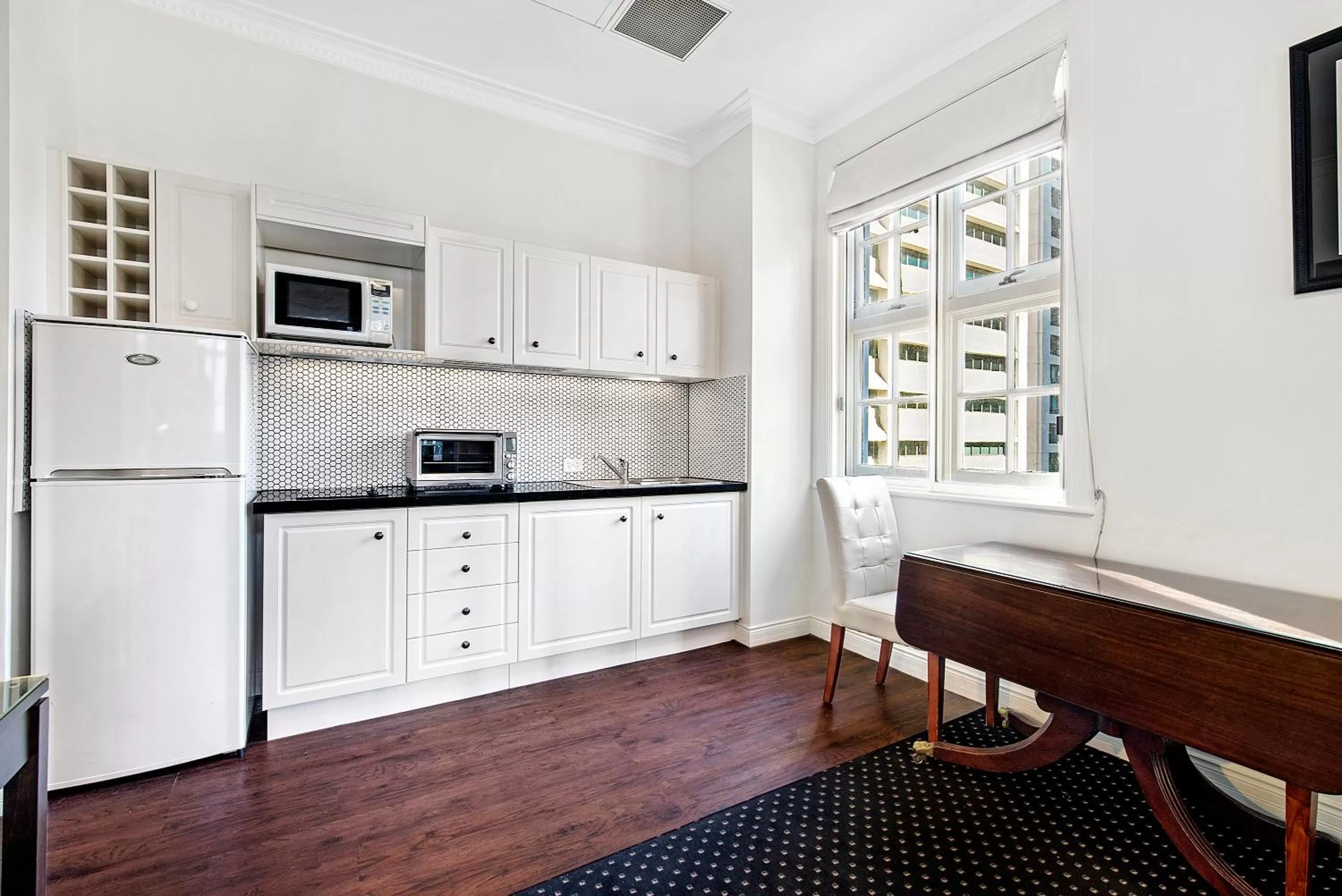 Kitchen or kitchenette in Rothbury Hotel