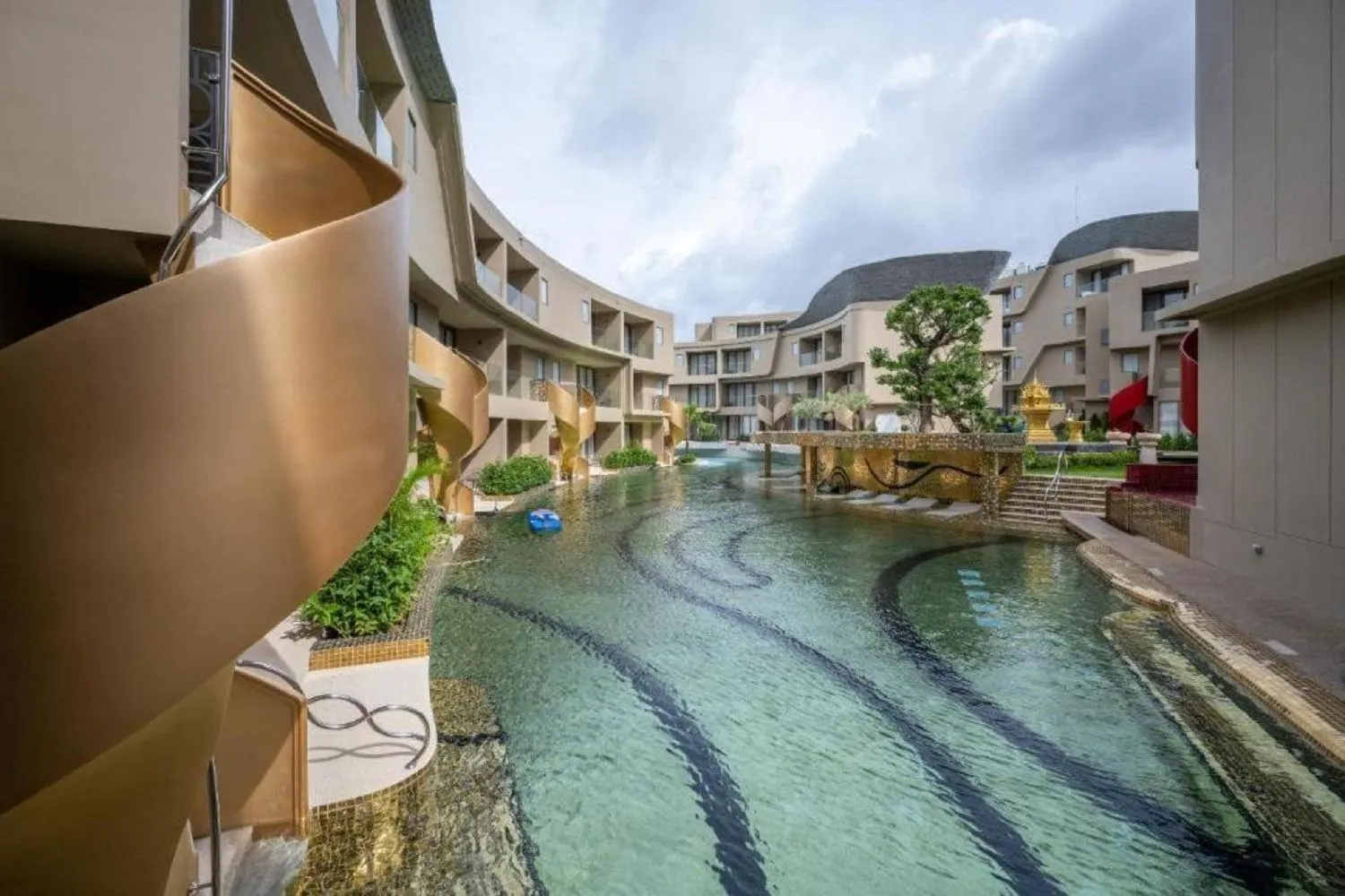 Swimming pool in Metadee Concept Hotel