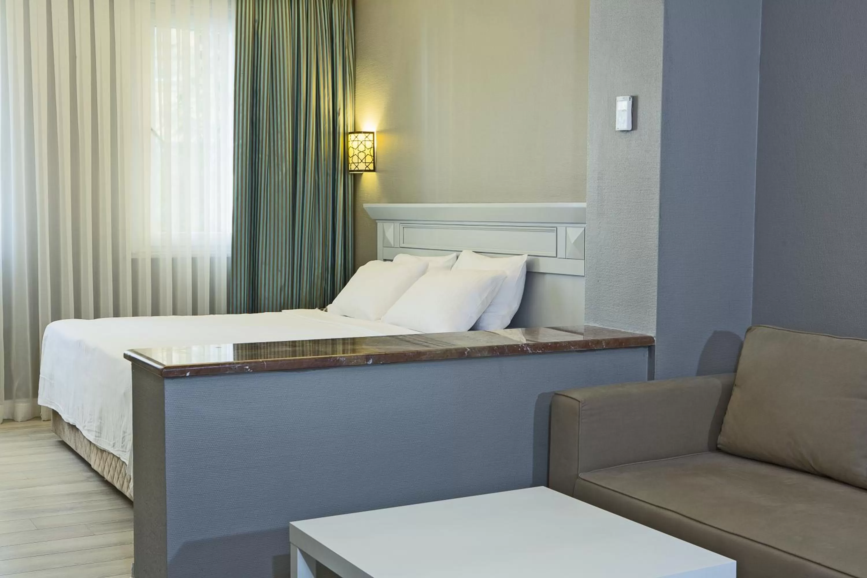 Bedroom, Bed in Semsan Hotel