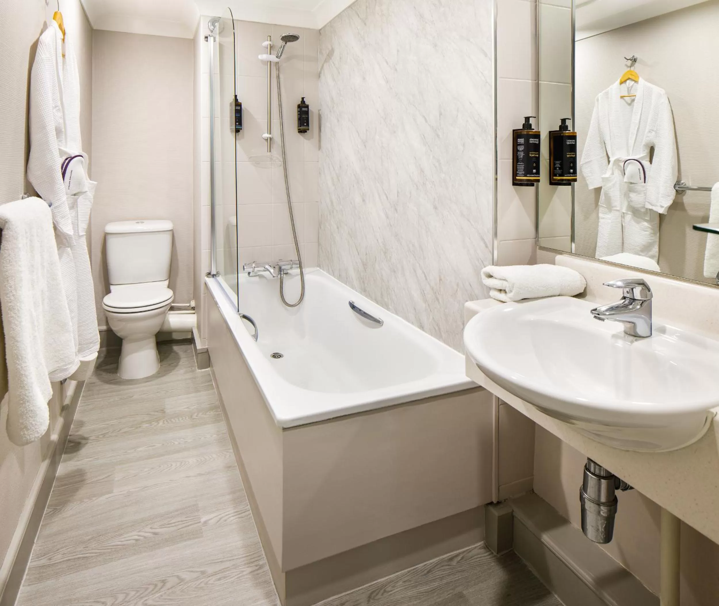 Toilet in Mercure Manchester Piccadilly Hotel