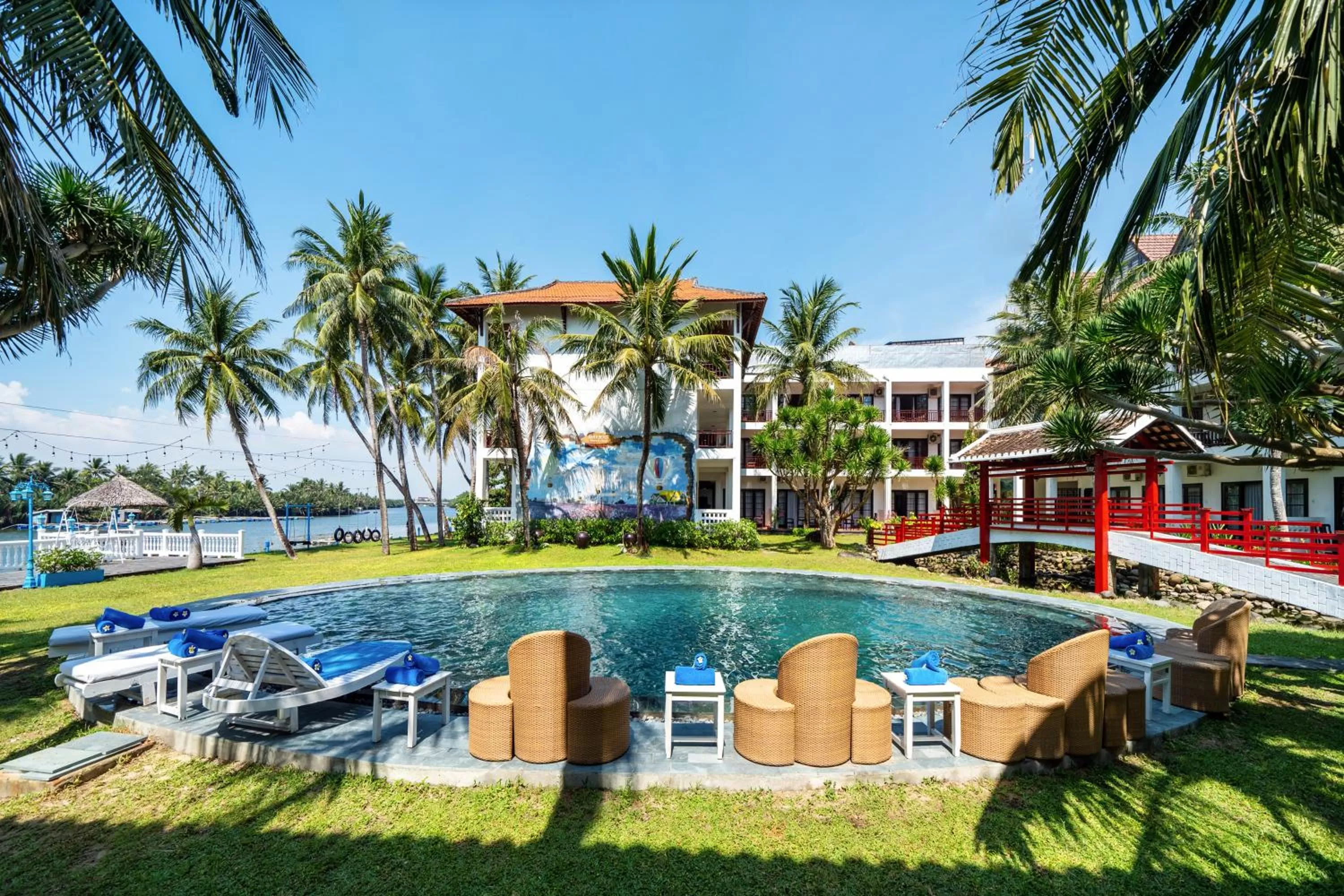 Swimming pool in River Beach Resort & Residences