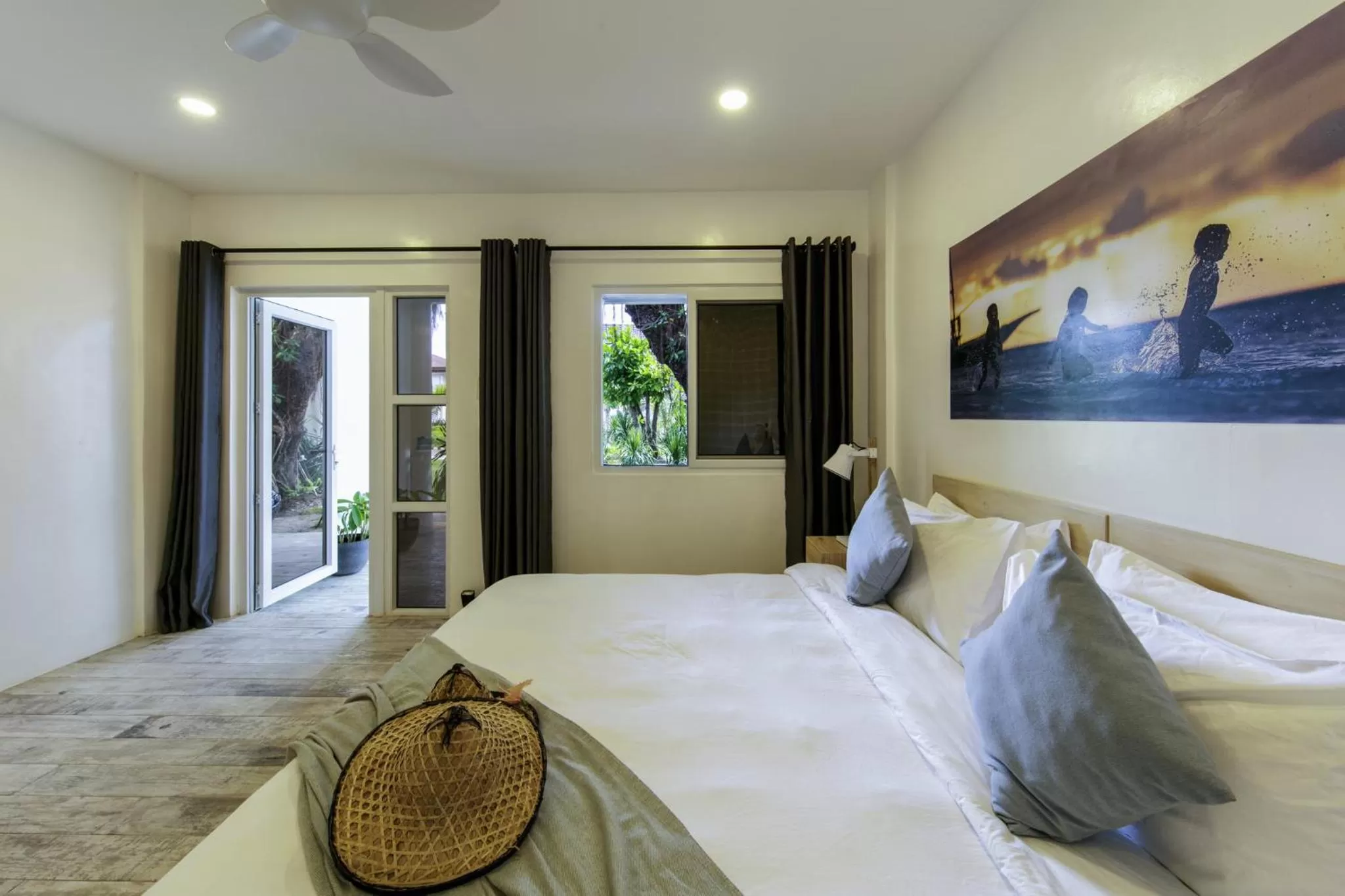 Bed in Ocean Vida Beach and Dive Resort