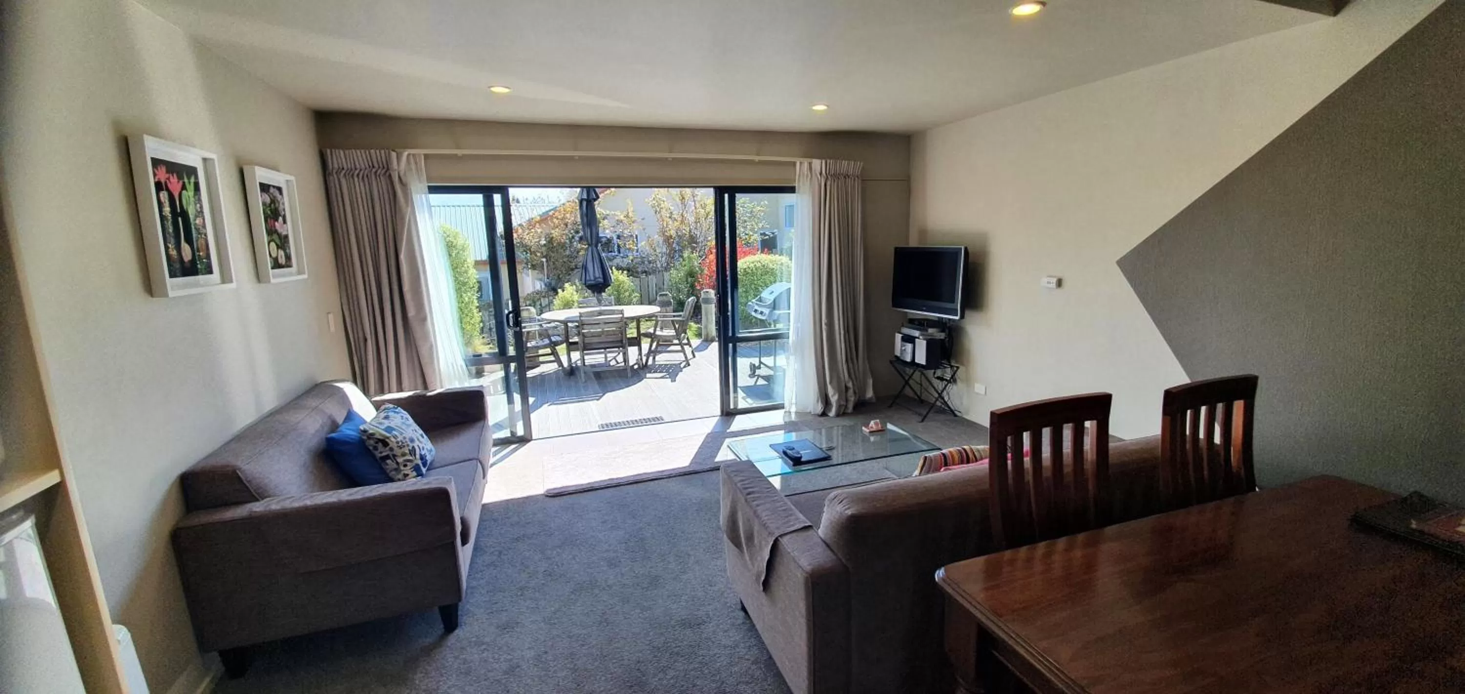 TV and multimedia in The Moorings Motel and Apartments