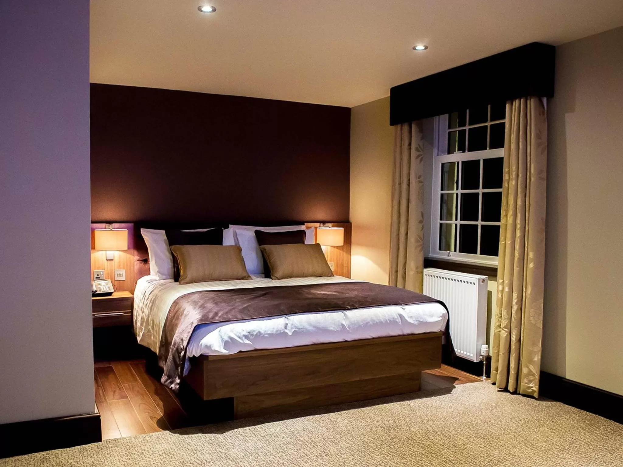 Executive Deluxe Double Room - single occupancy in Busby Hotel