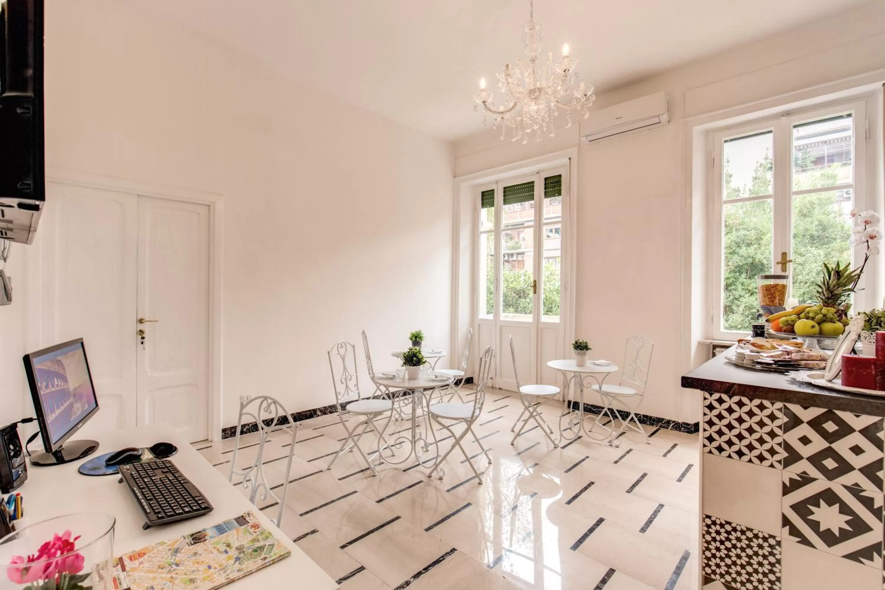 Restaurant/places to eat in Relais La Torretta