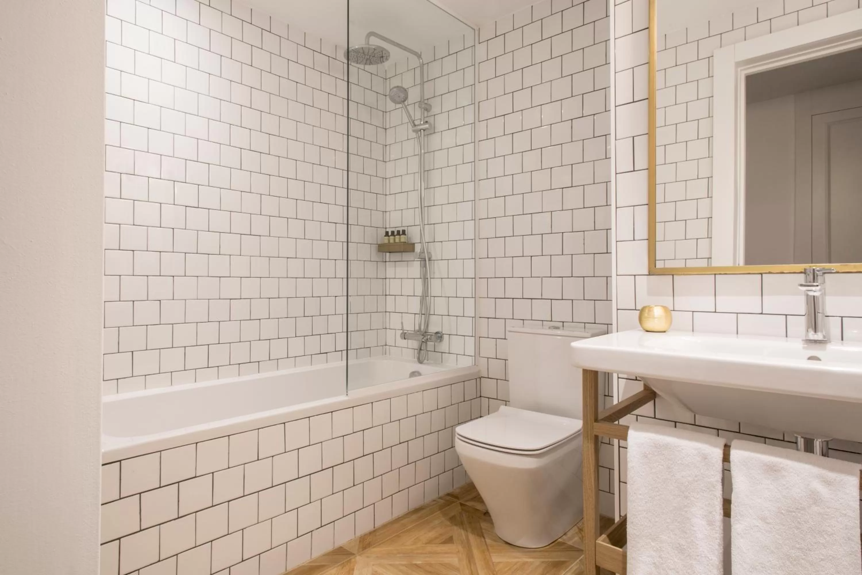 Bathroom in Hotel Midmost by Majestic Hotel Group