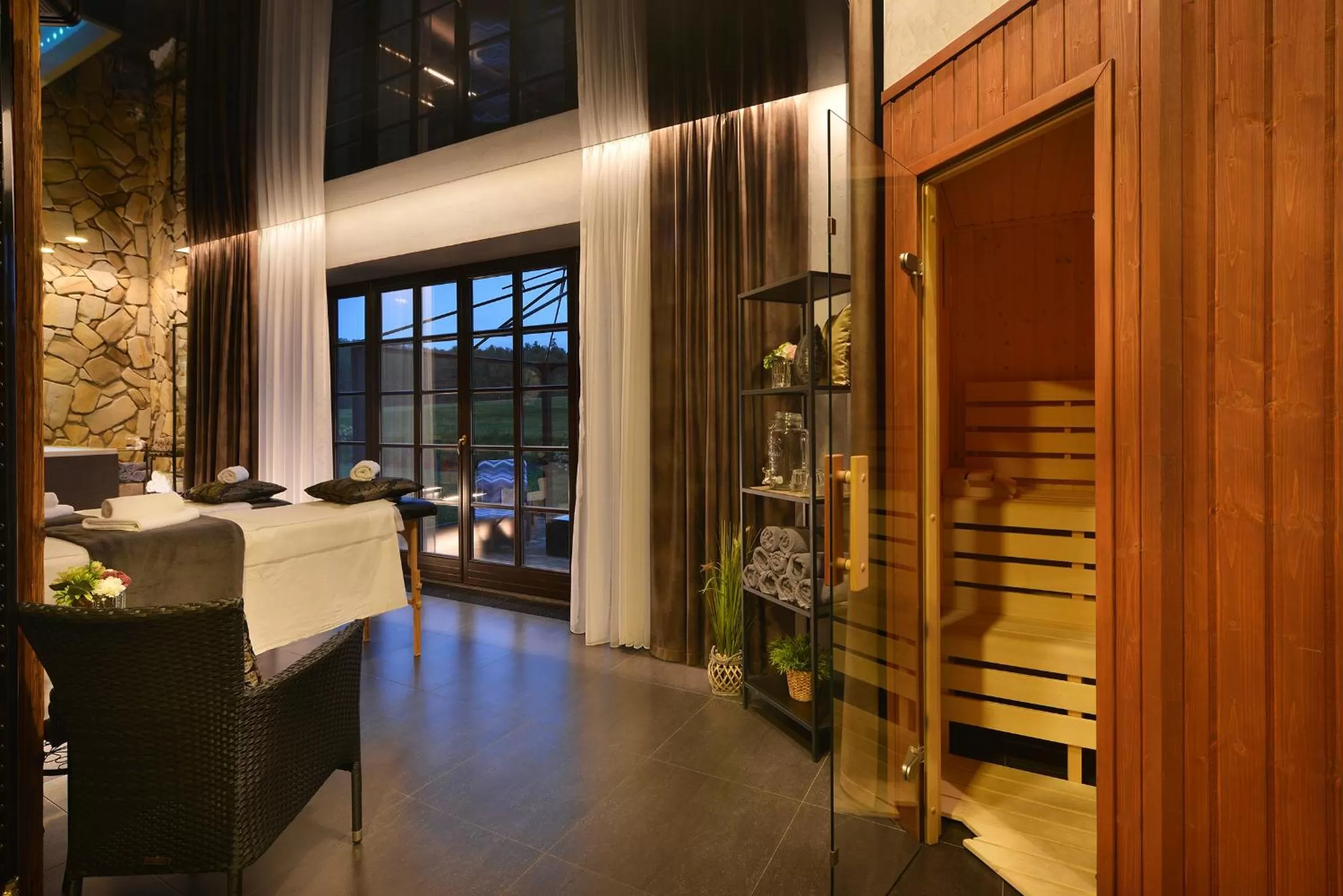 Spa and wellness centre/facilities, Bed in Rezidence Pihel