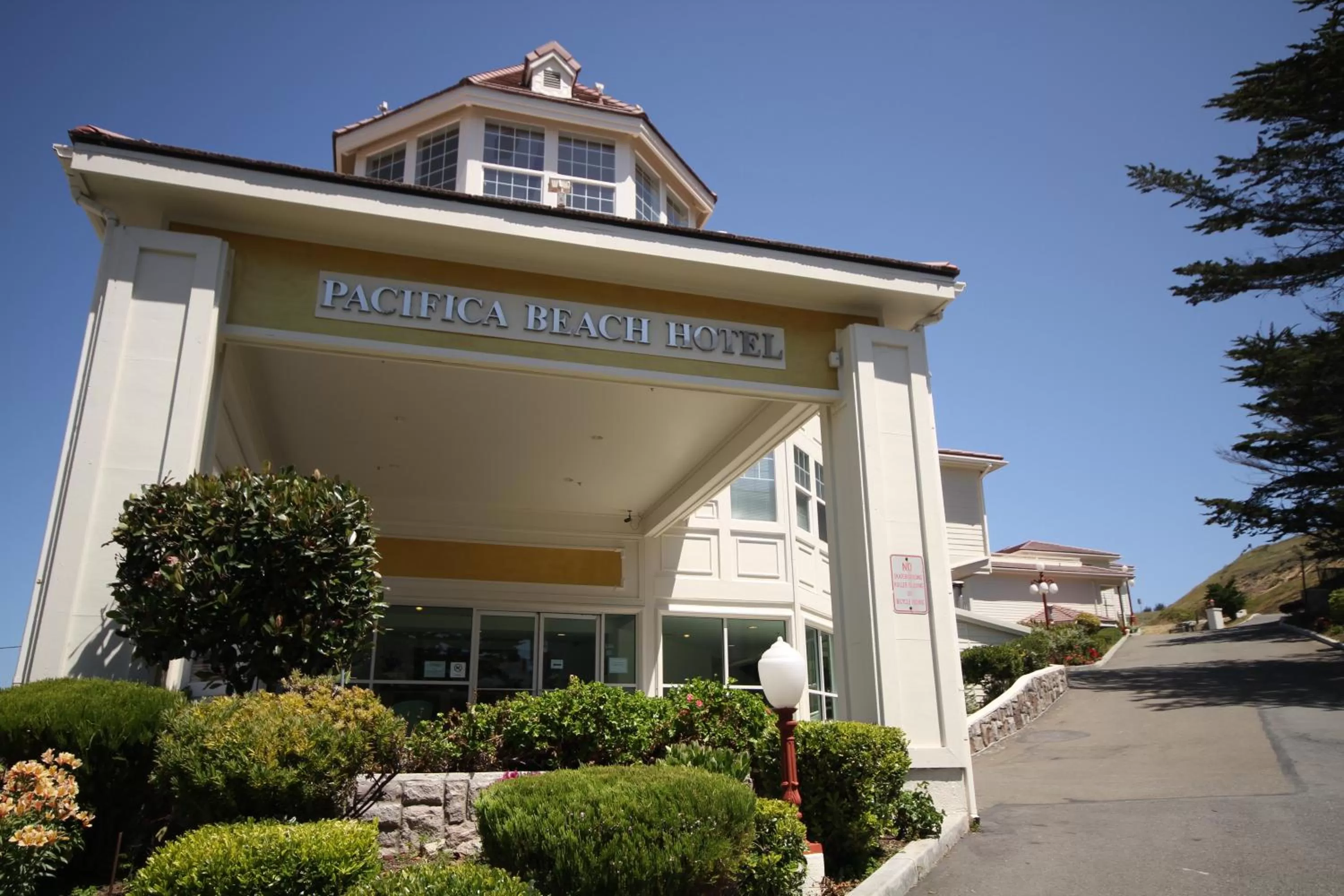 Facade/entrance in Pacifica Beach Hotel