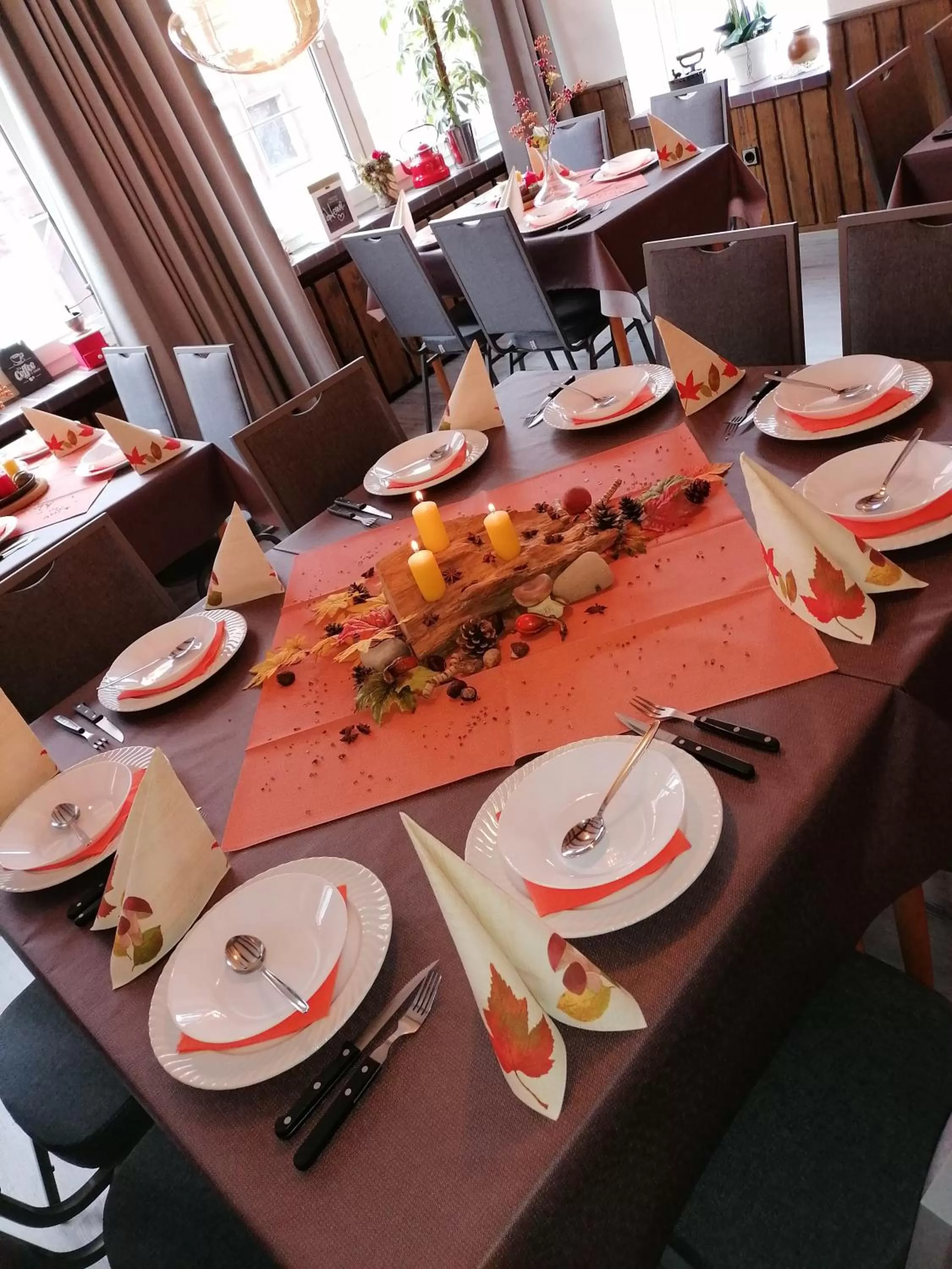 Restaurant/places to eat in Waldecker Taverne