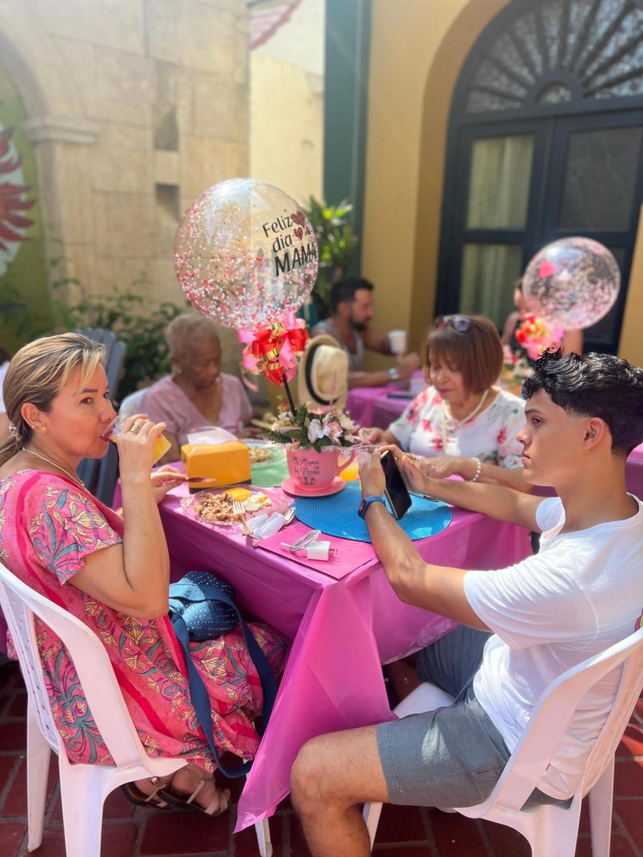Food and drinks in Hotel Boutique Castillo Ines Maria