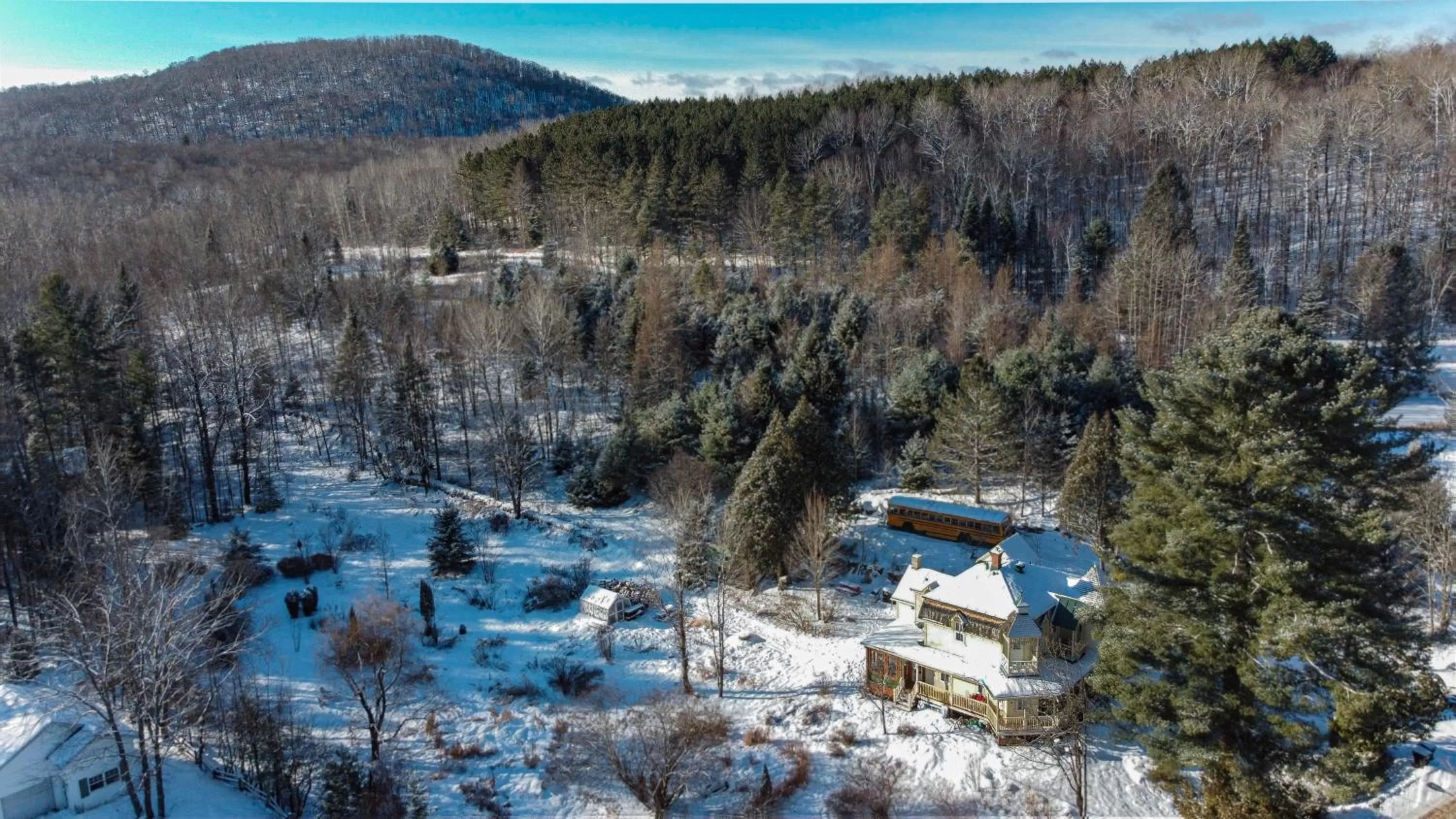 Natural landscape in Le Salon des Inconnus