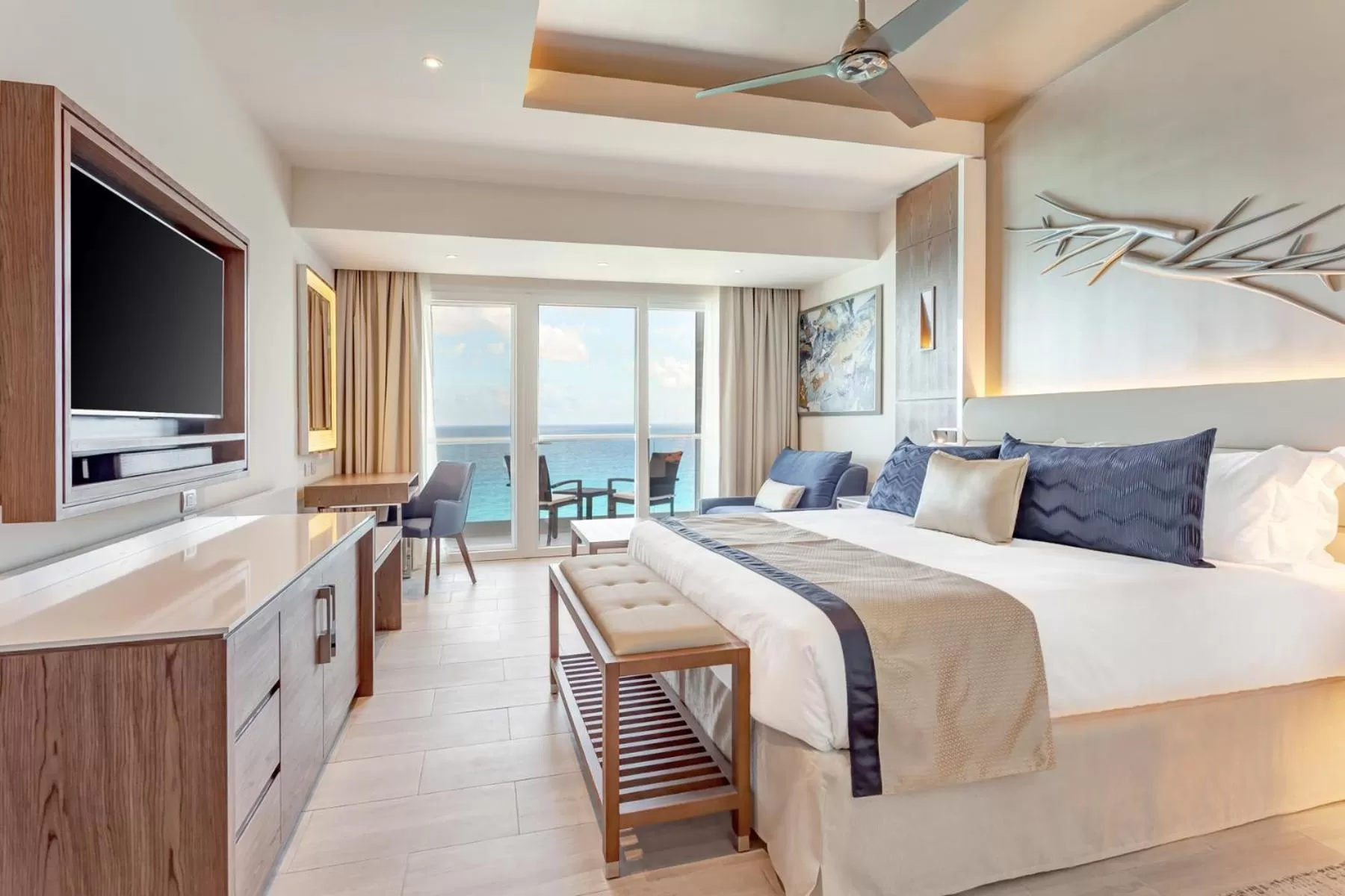 Bedroom, Bed in Royalton CHIC Cancun, An Autograph Collection All-Inclusive Resort - Adults Only